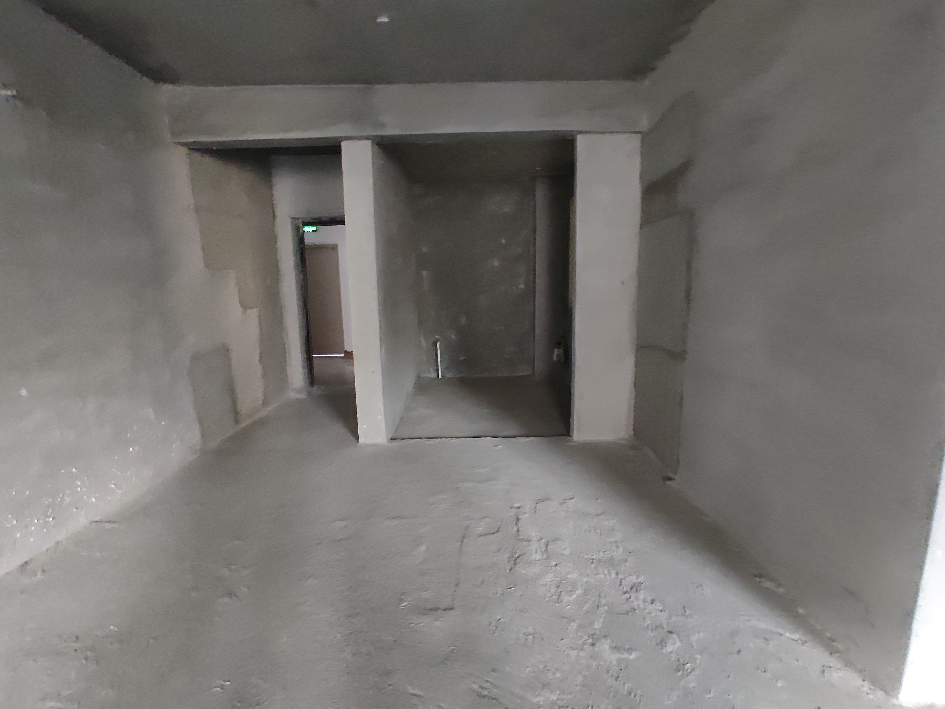 荣怀及弟世家.毛坯三房.三开间朝南.看房方便