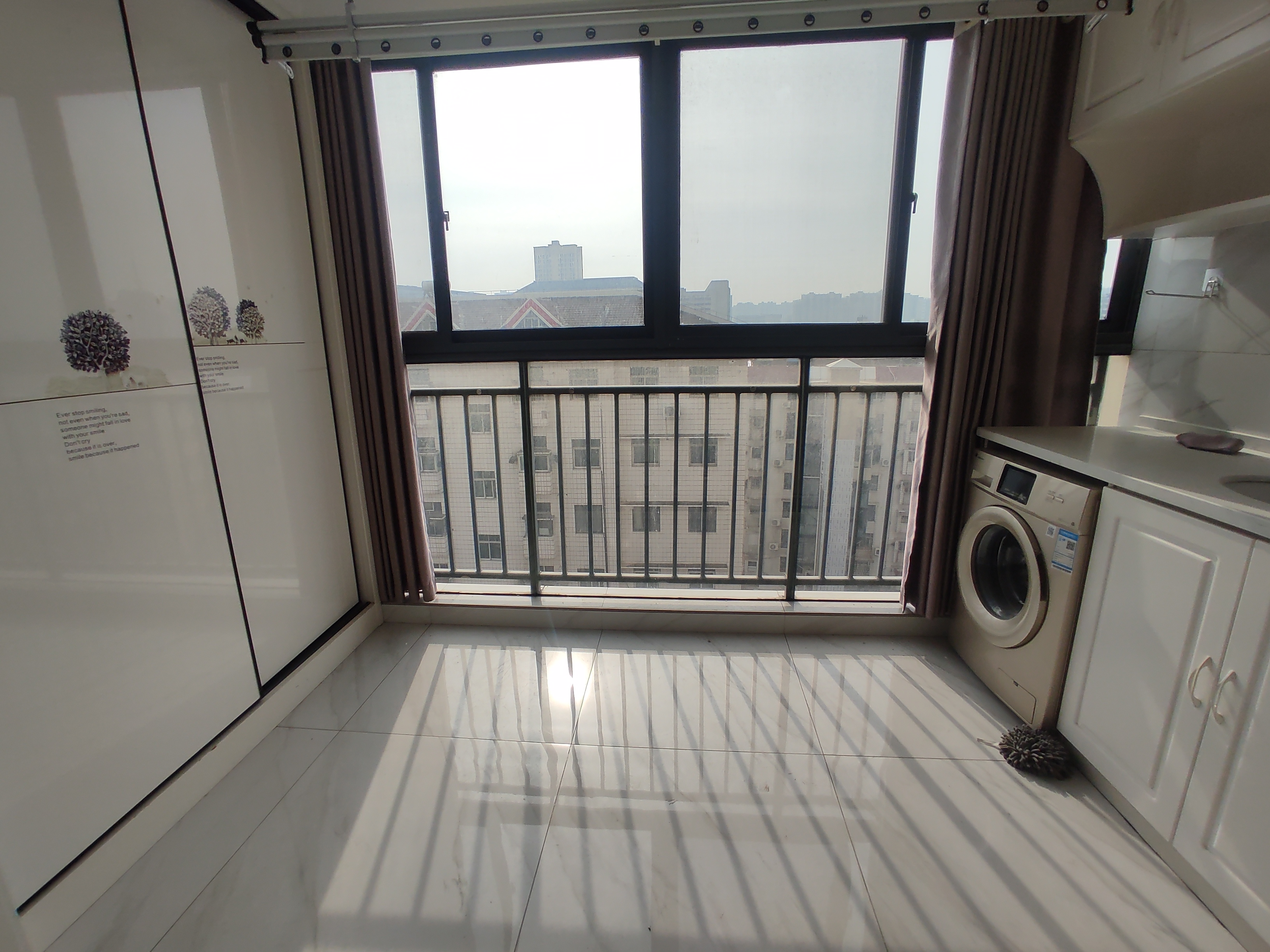 财源盛景.精装三房两卫.房子成色新.买房送车位.证件满二.看房方便