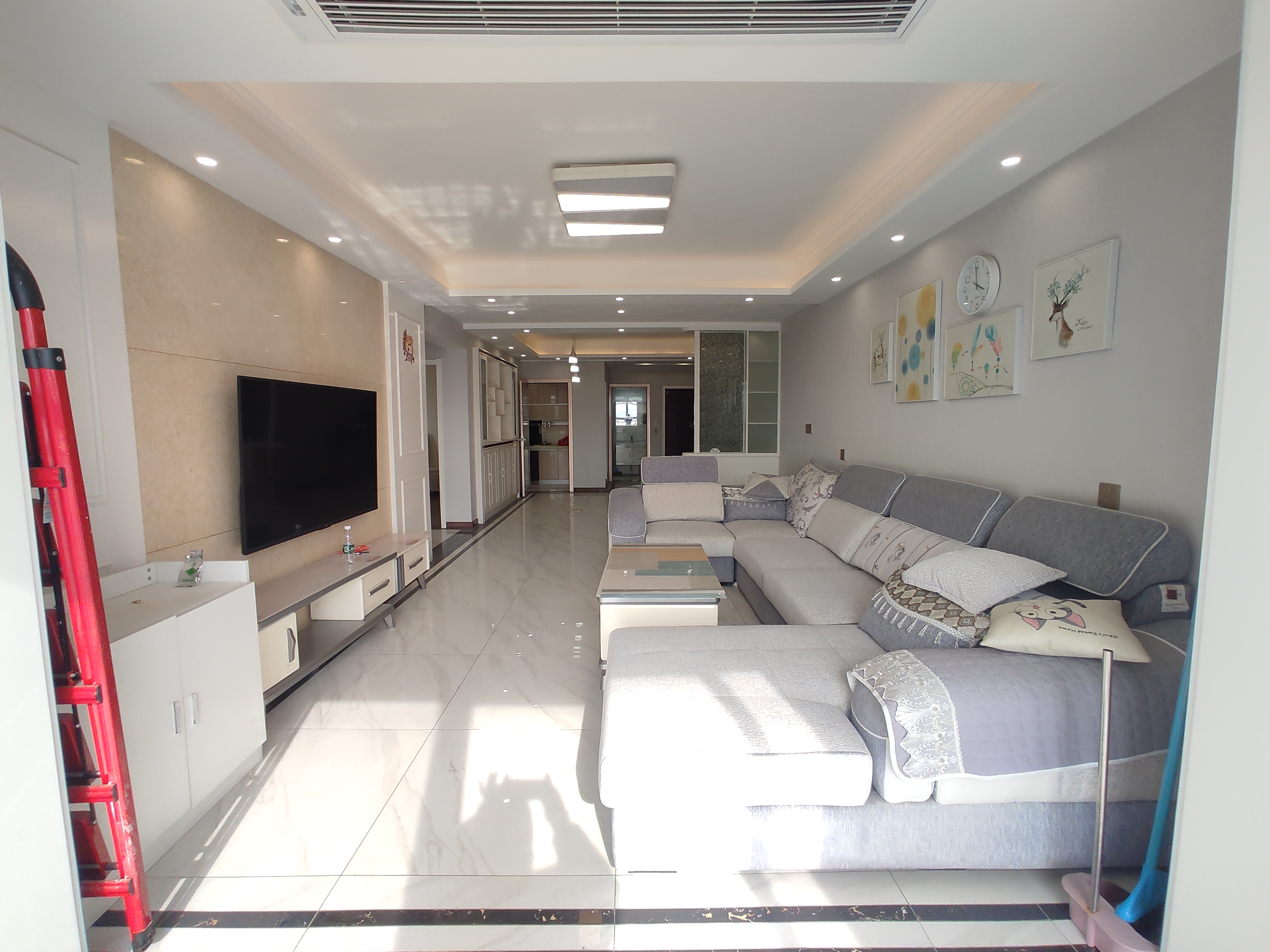 财源盛景.精装三房两卫.房子成色新.买房送车位.证件满二.看房方便