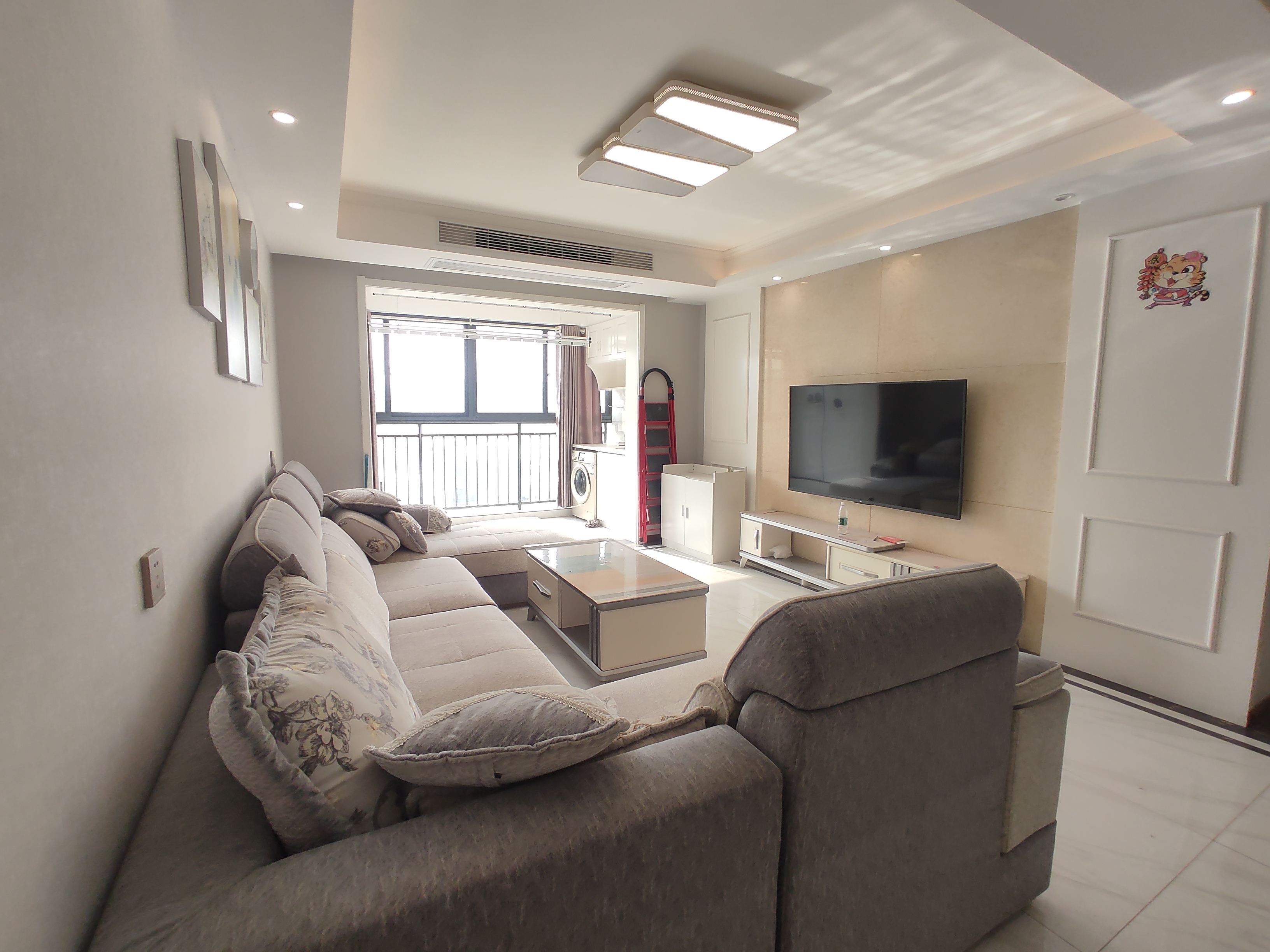 财源盛景.精装三房两卫.房子成色新.买房送车位.证件满二.看房方便