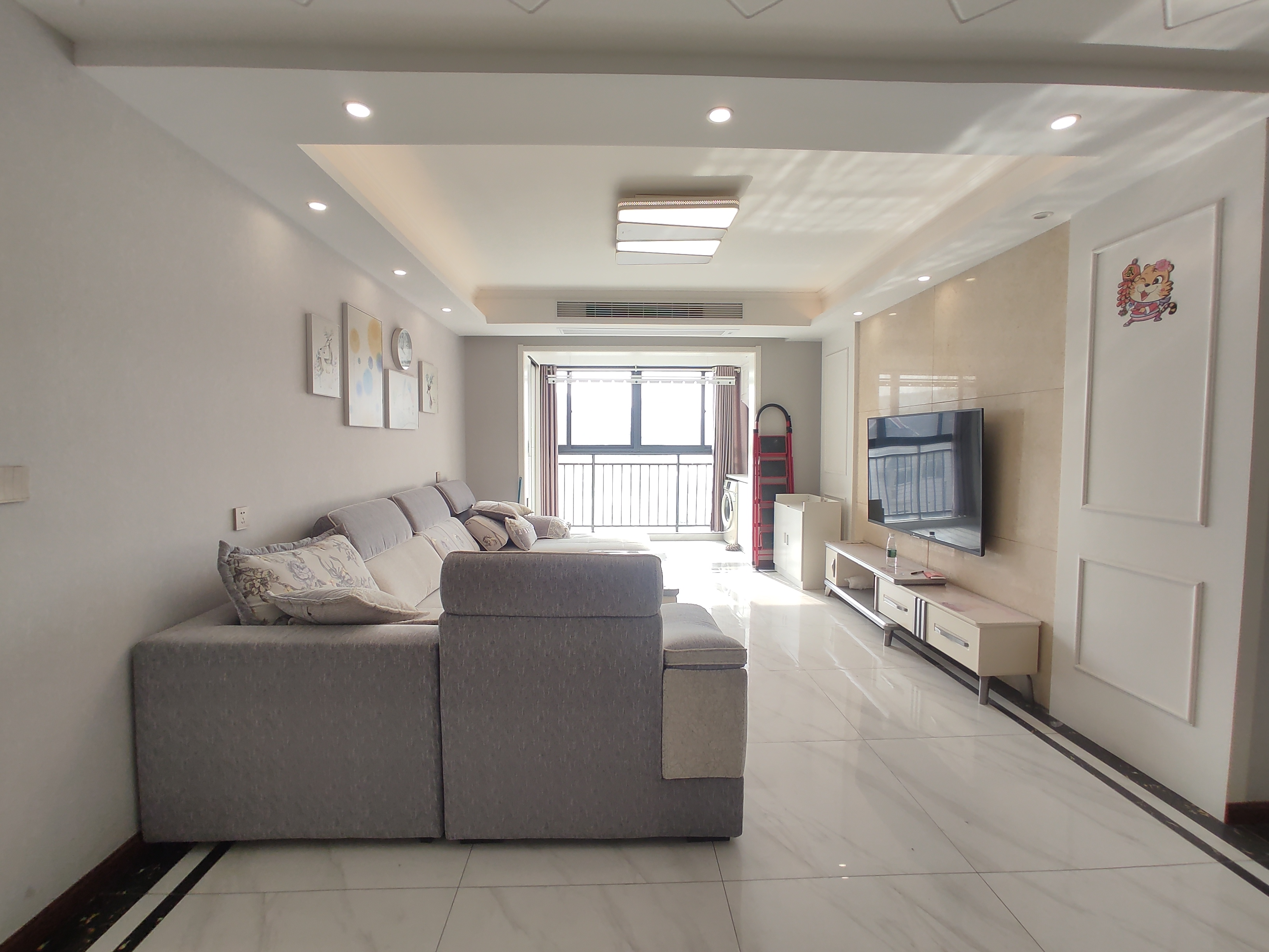 财源盛景.精装三房两卫.房子成色新.买房送车位.证件满二.看房方便