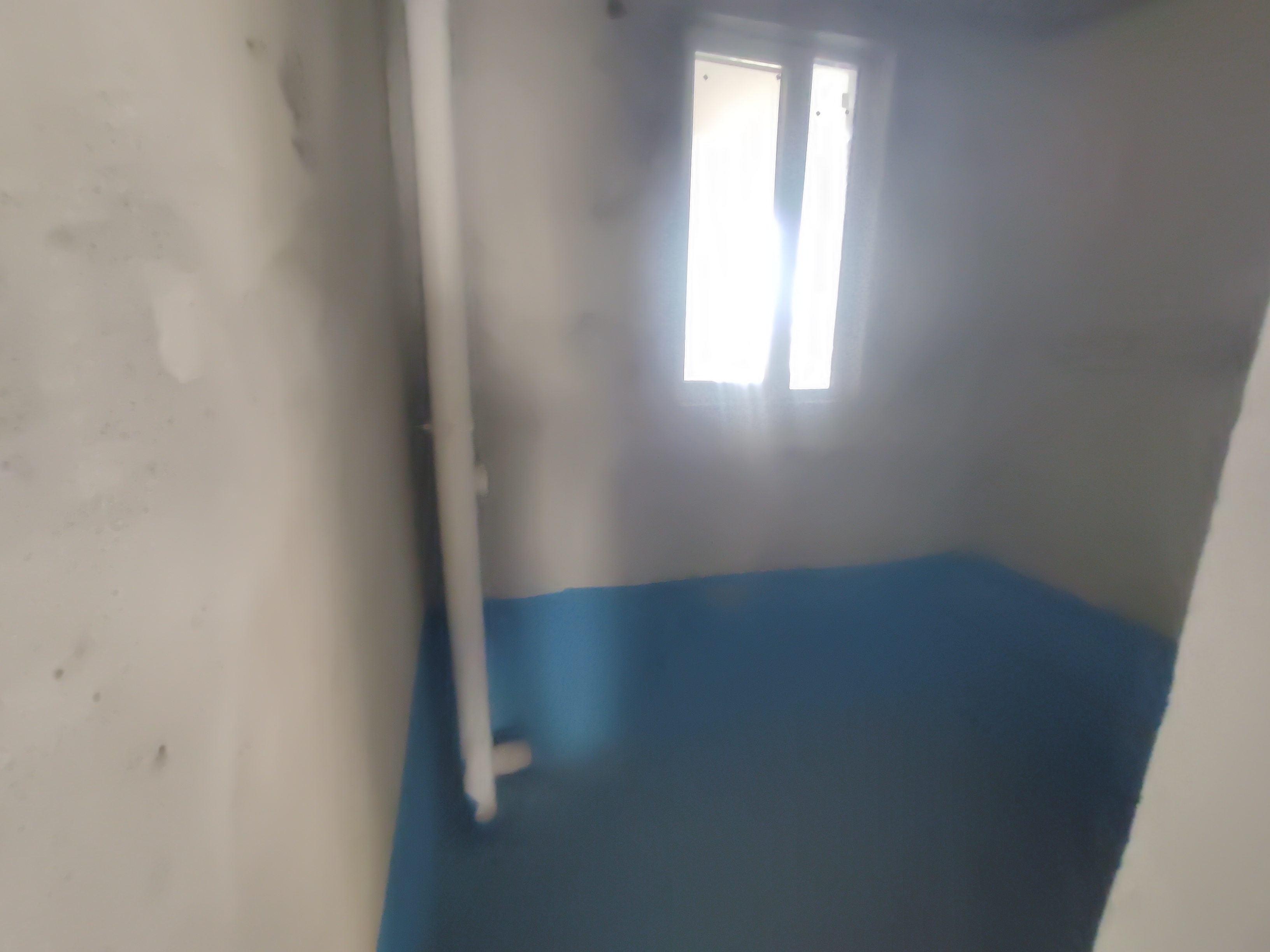 蓝天白云.毛坯三房.四开间朝南.可一手更名.看房方便