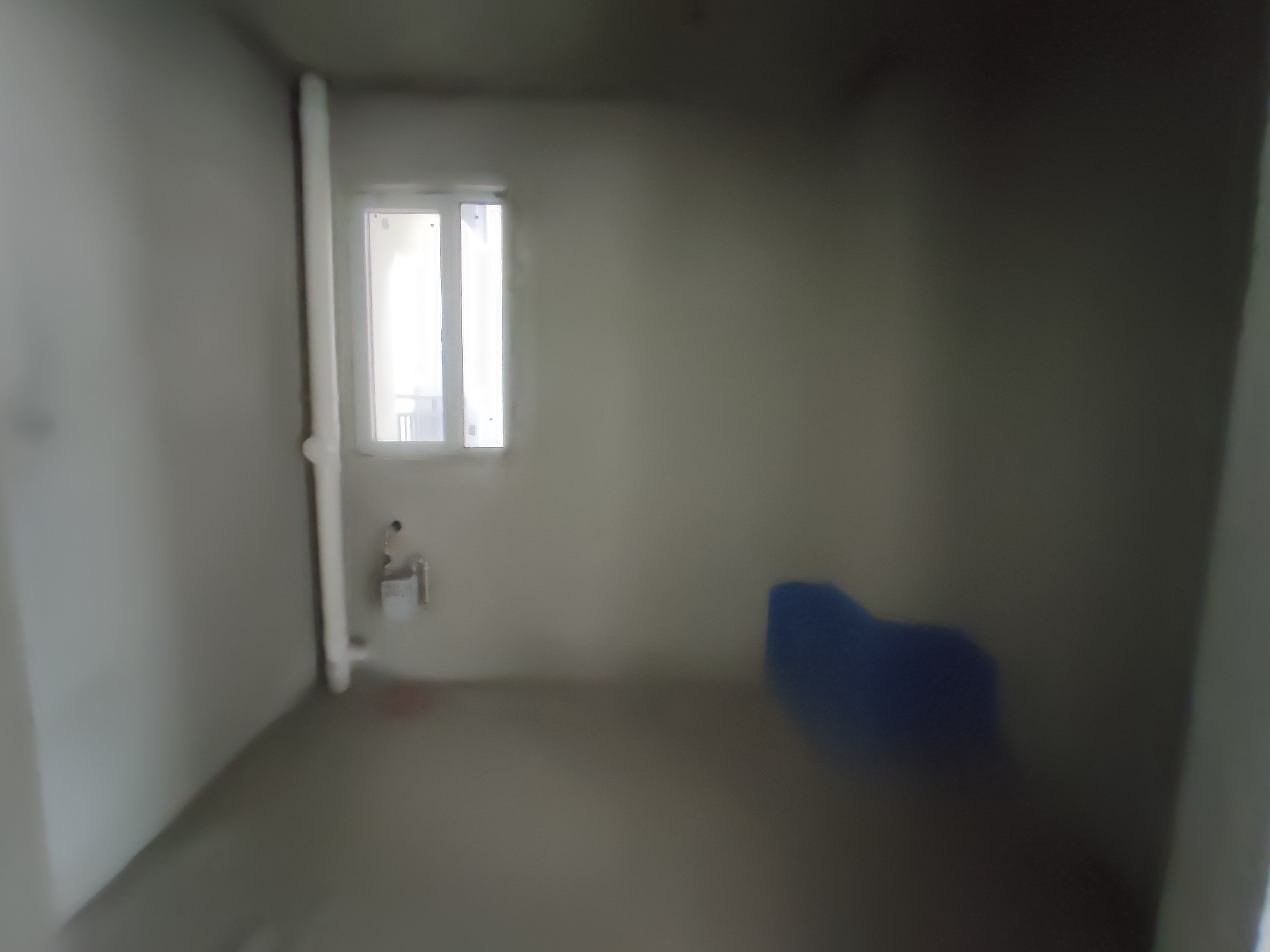 蓝天白云.毛坯三房.四开间朝南.可一手更名.看房方便