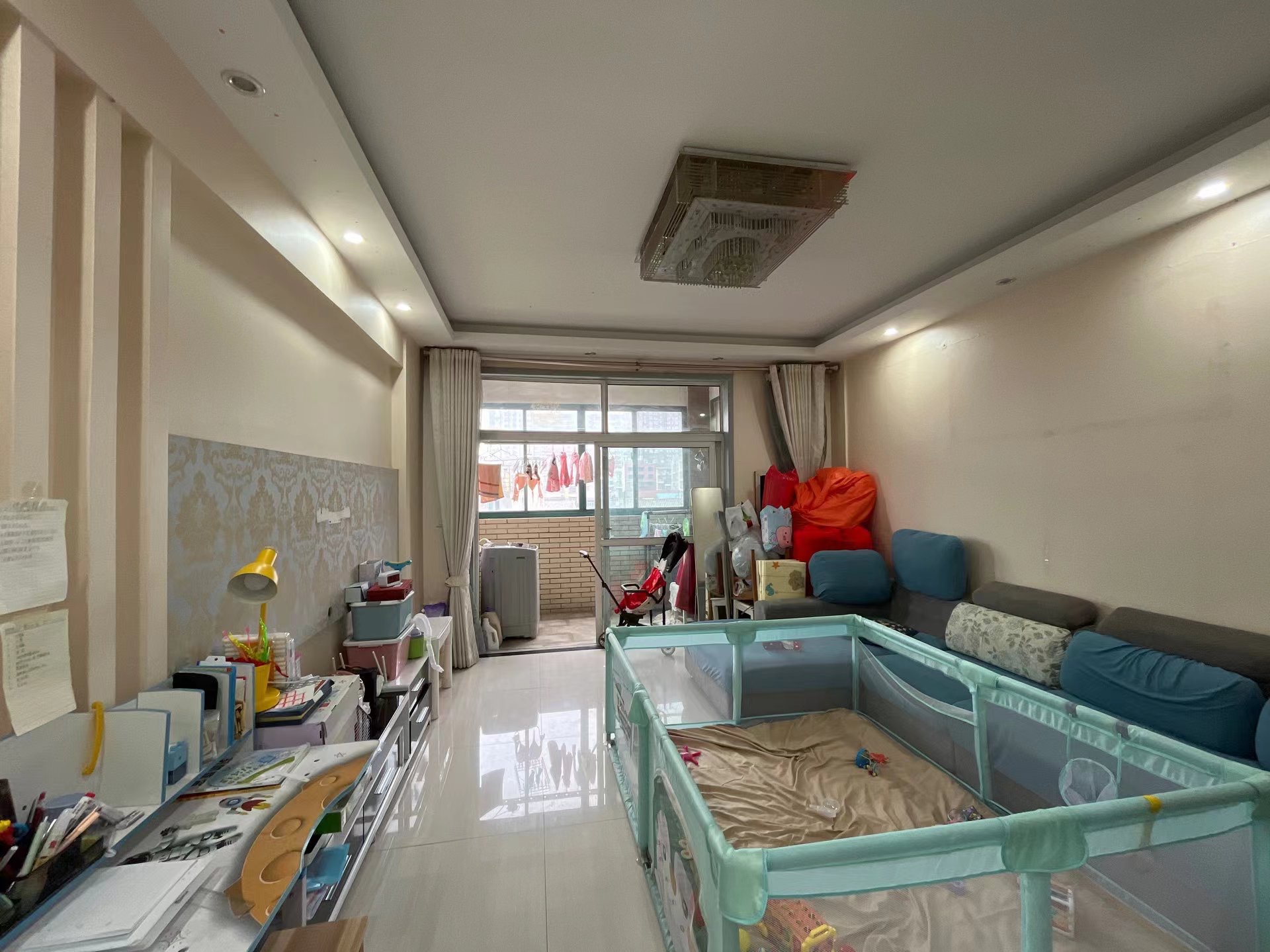 香岸华府 精装两房.小区环境好.证件满二.看房方便