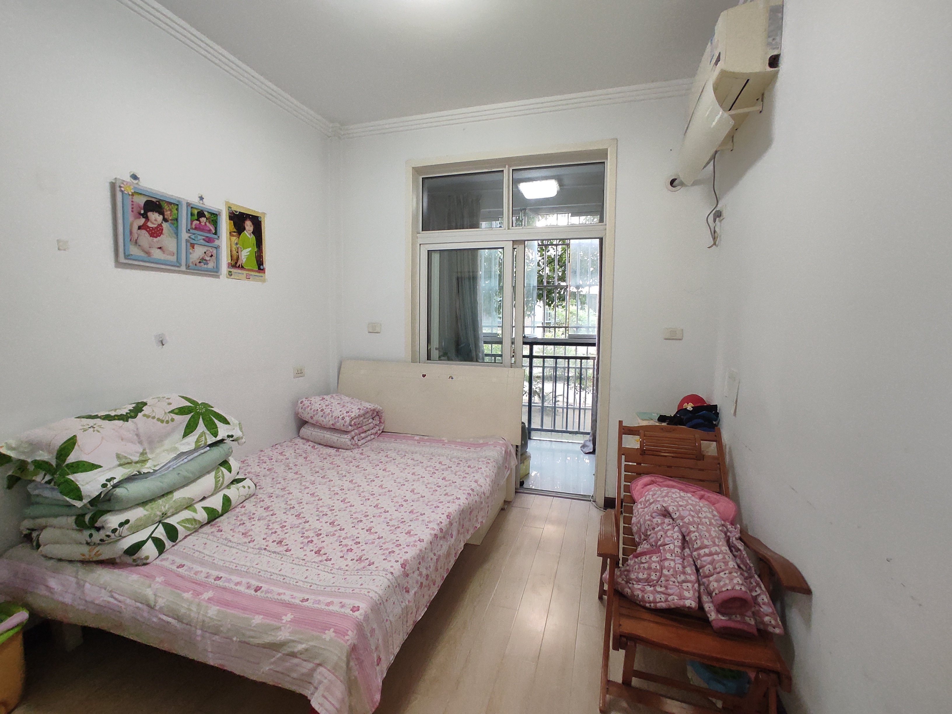 香岸华府.装修两房.南北双阳台.证件满二.带院子