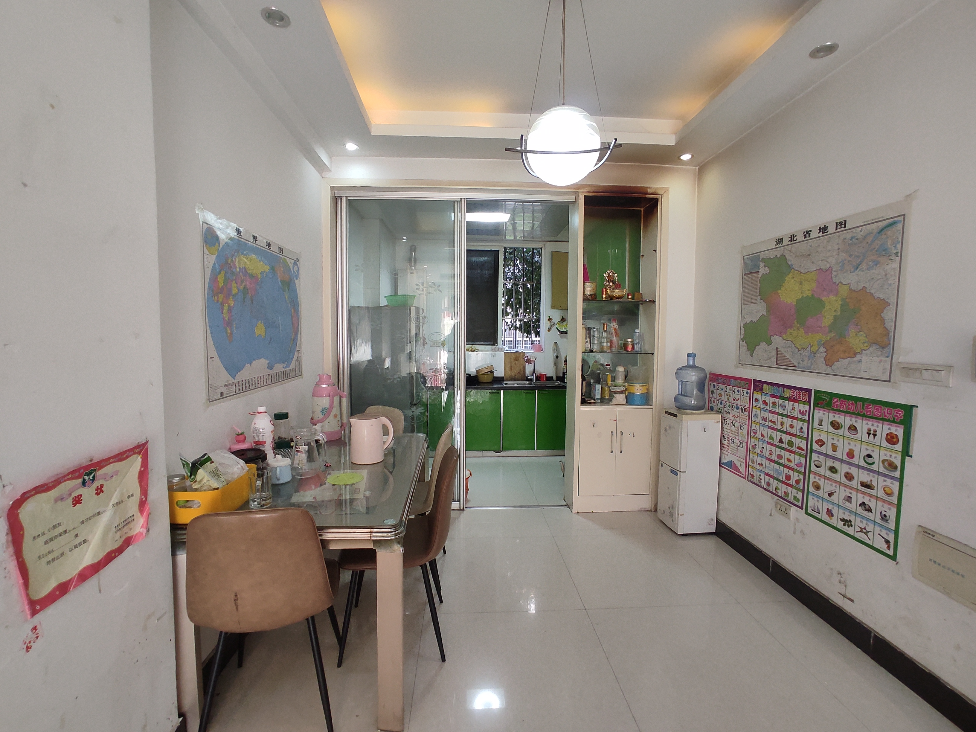 香岸华府.装修两房.南北双阳台.证件满二.带院子