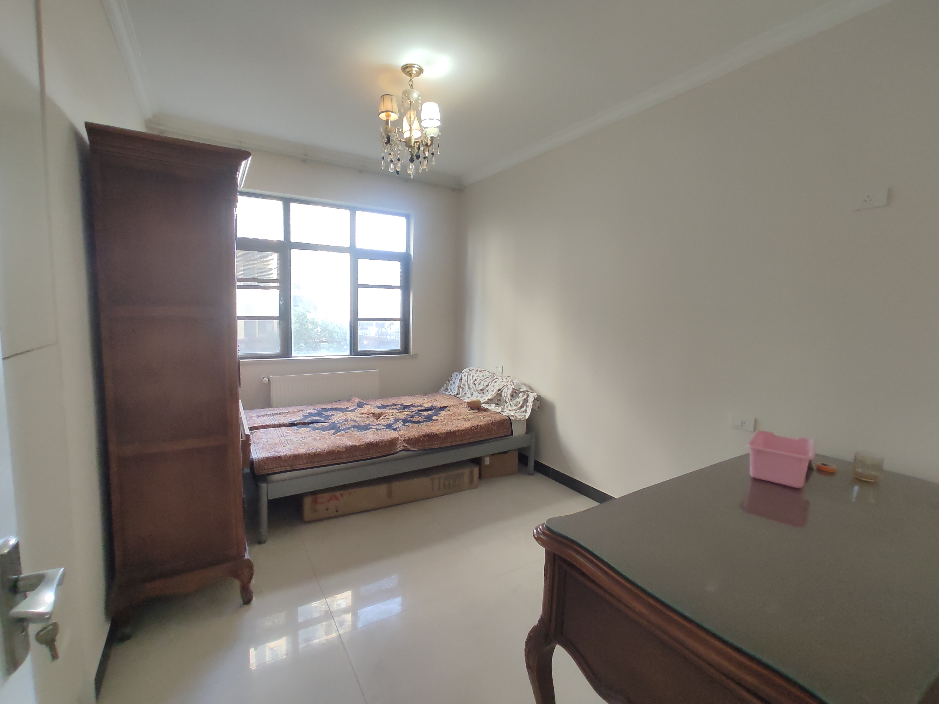 新城一号.精装三房两卫.全屋带暖气片.南北通透.证件满二