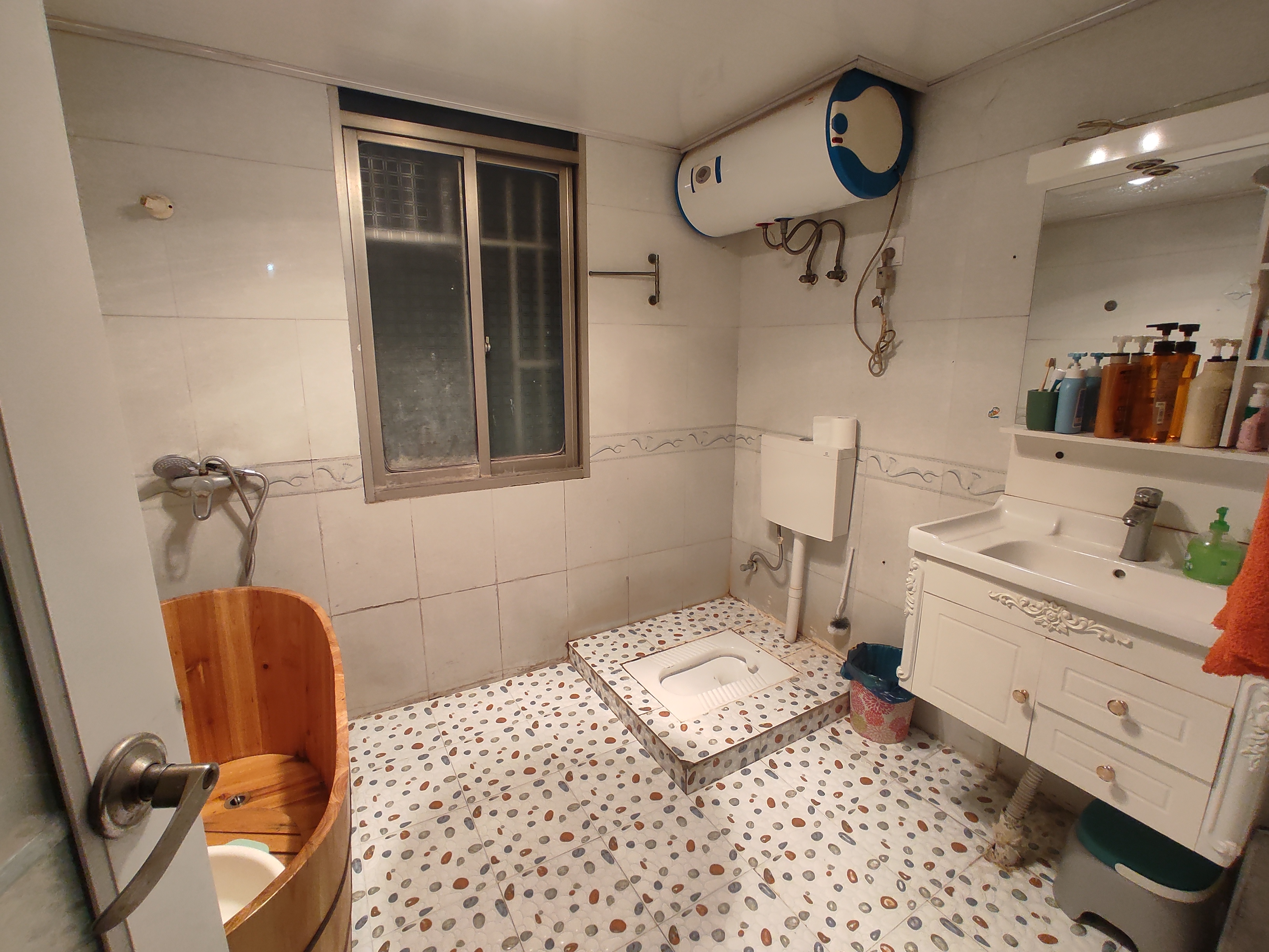 建材小区.精装三房.证件满二.看房方便