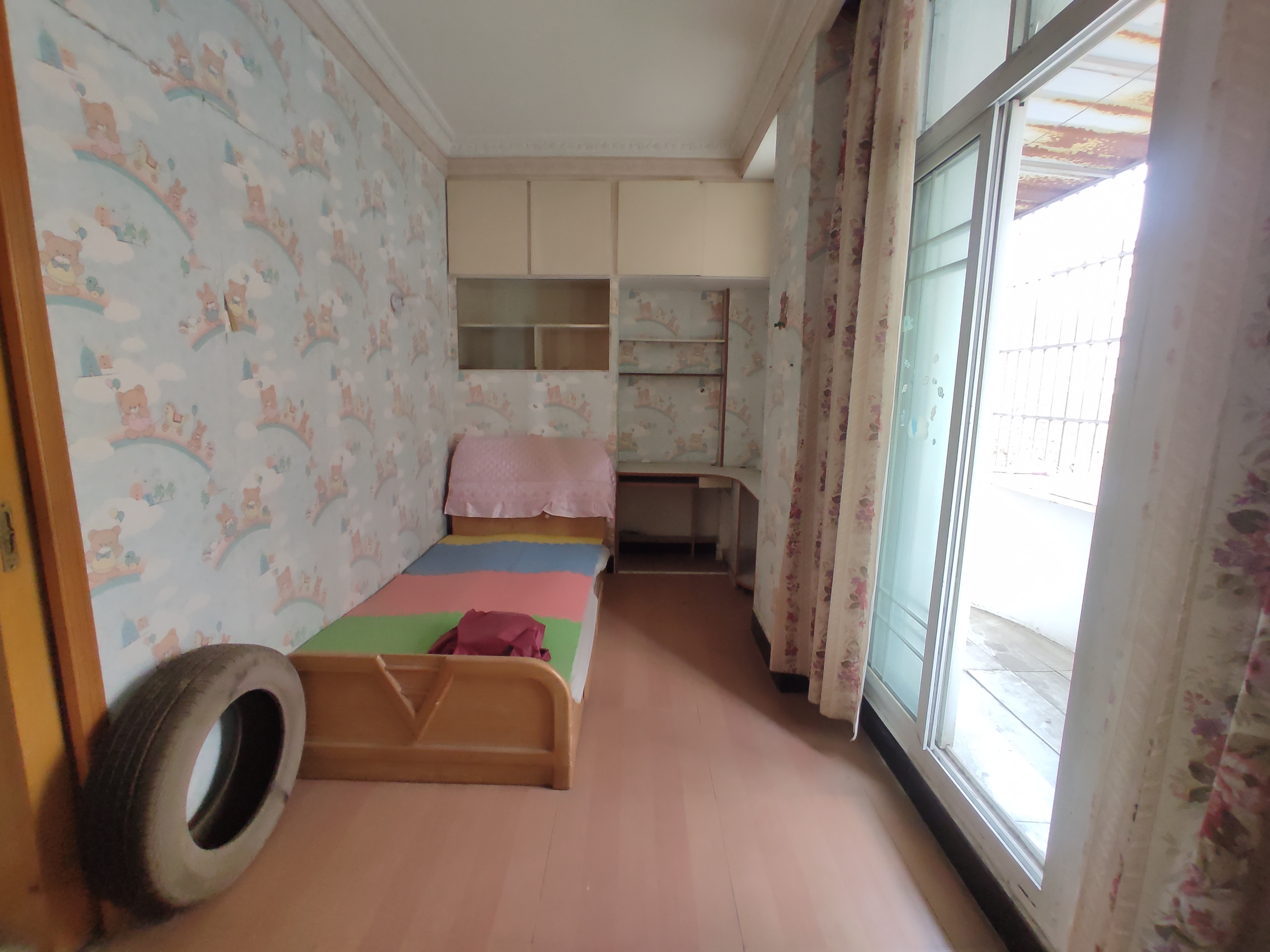 广播电视器材宿舍.实验晓雪旁.精装三房.步梯四楼.证件满二.看房方便