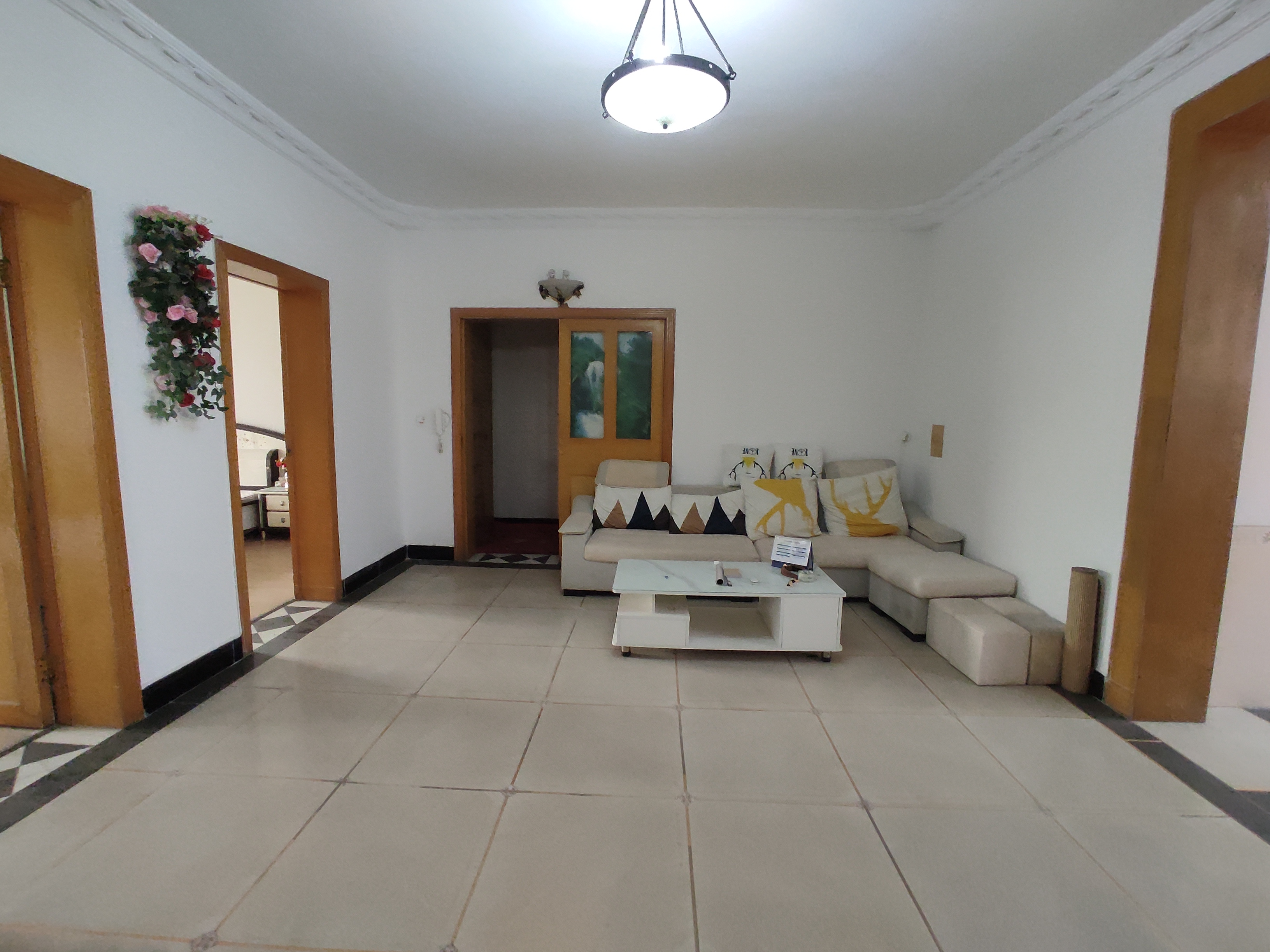 广播电视器材宿舍.实验晓雪旁.精装三房.步梯四楼.证件满二.看房方便