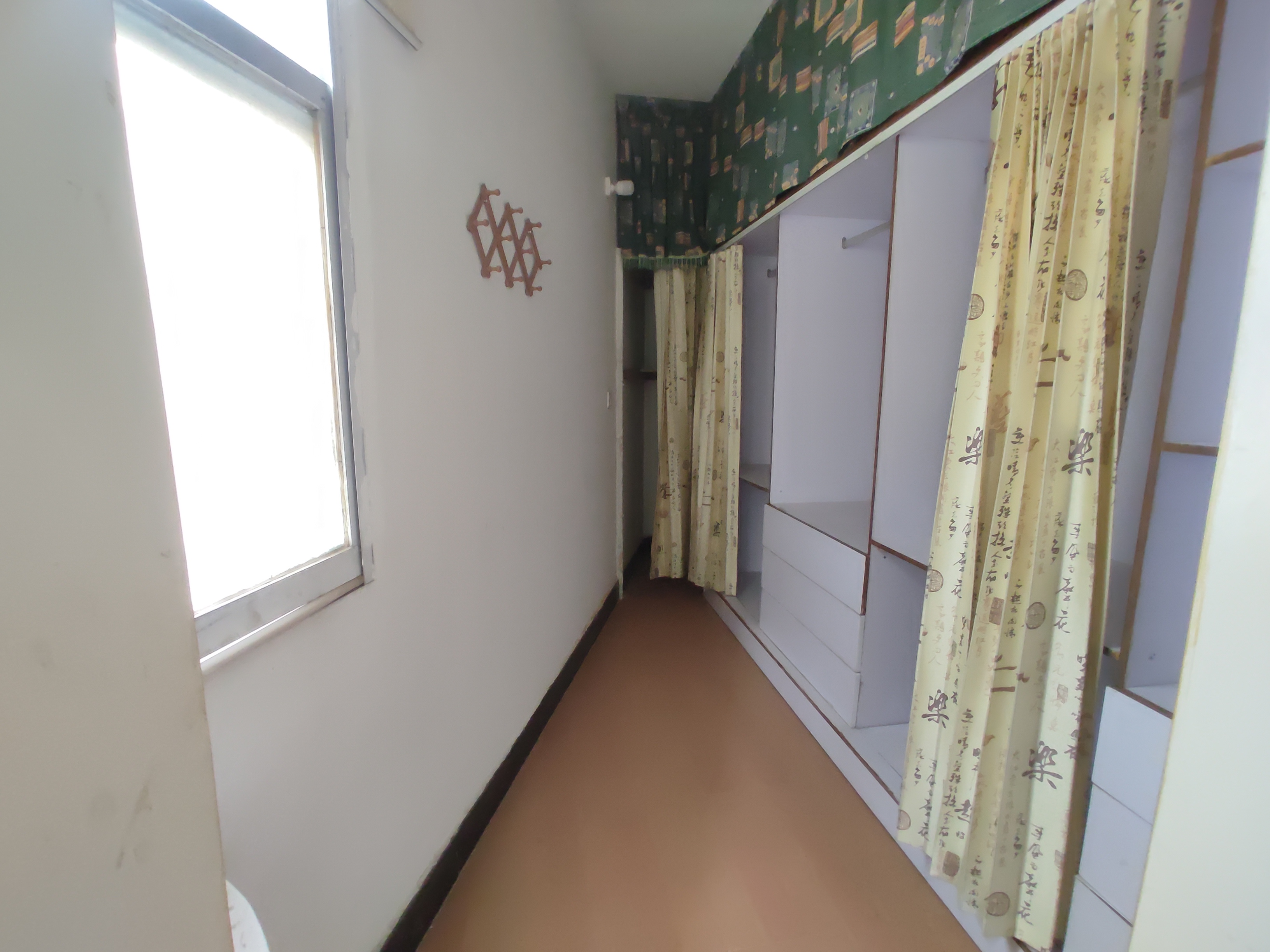 广播电视器材宿舍.实验晓雪旁.精装三房.步梯四楼.证件满二.看房方便