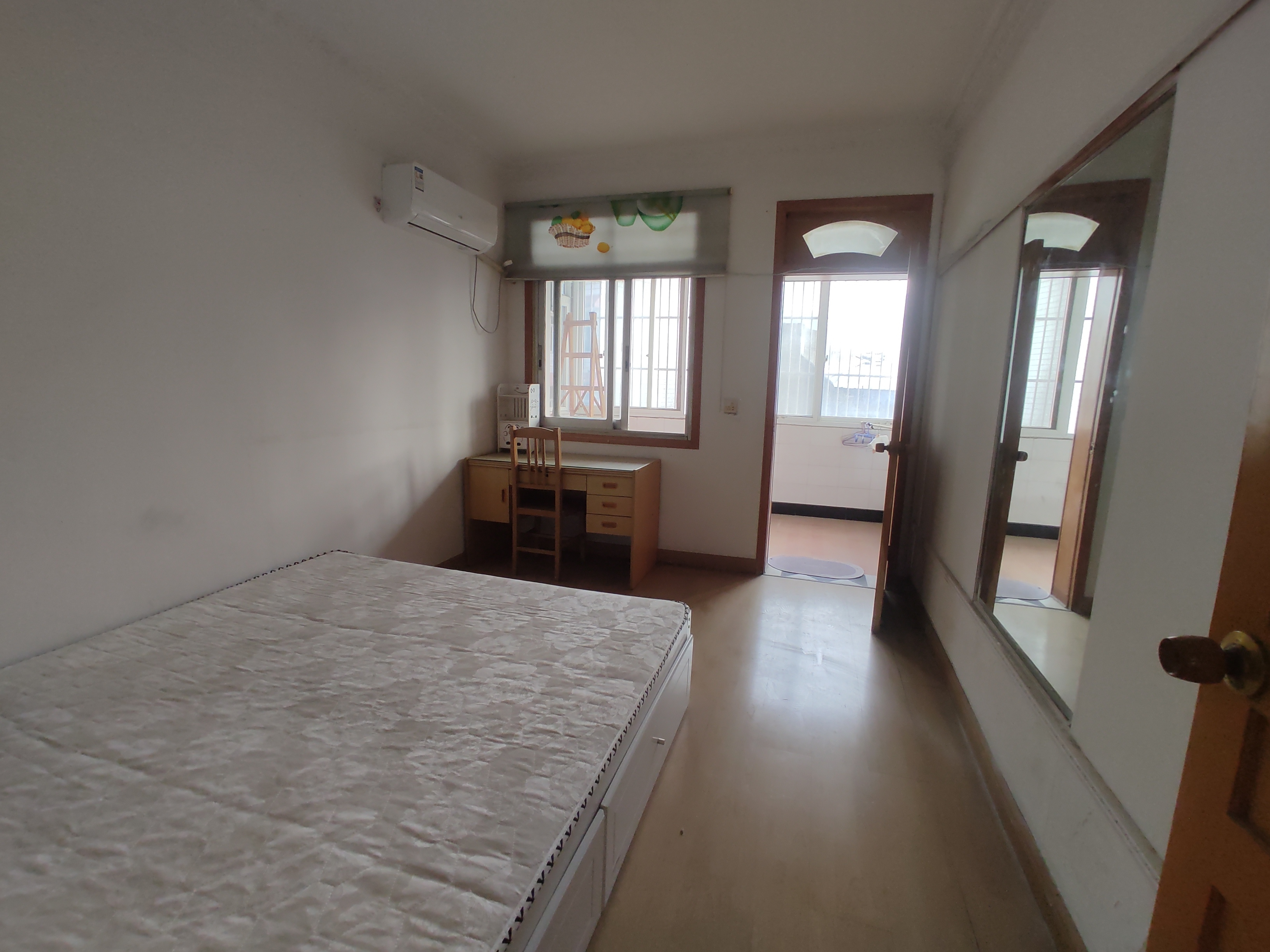 广播电视器材宿舍.实验晓雪旁.精装三房.步梯四楼.证件满二.看房方便