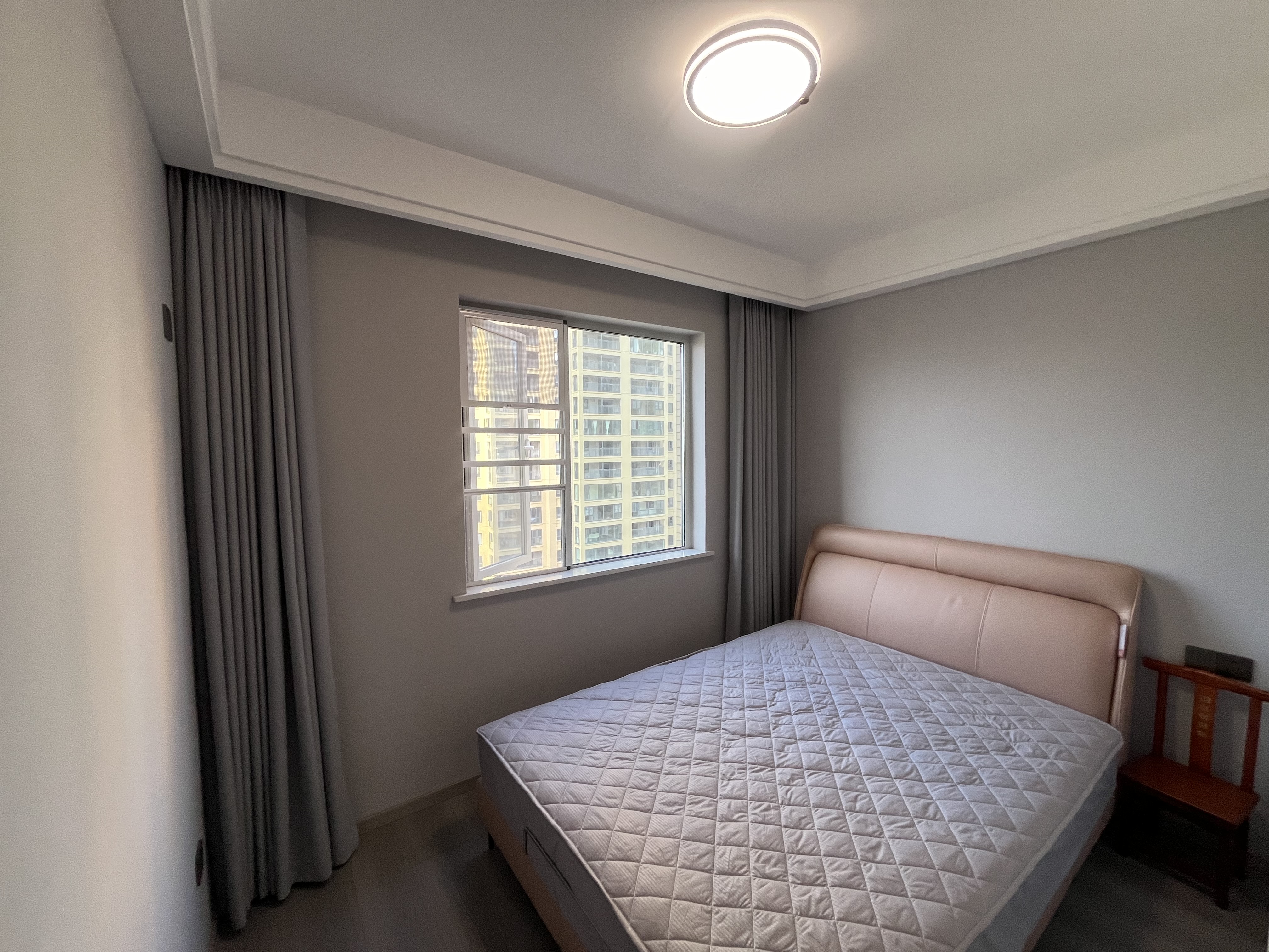 新城名都城南人车分流的小区.精装四房.南北通透超大阳台.看房方便