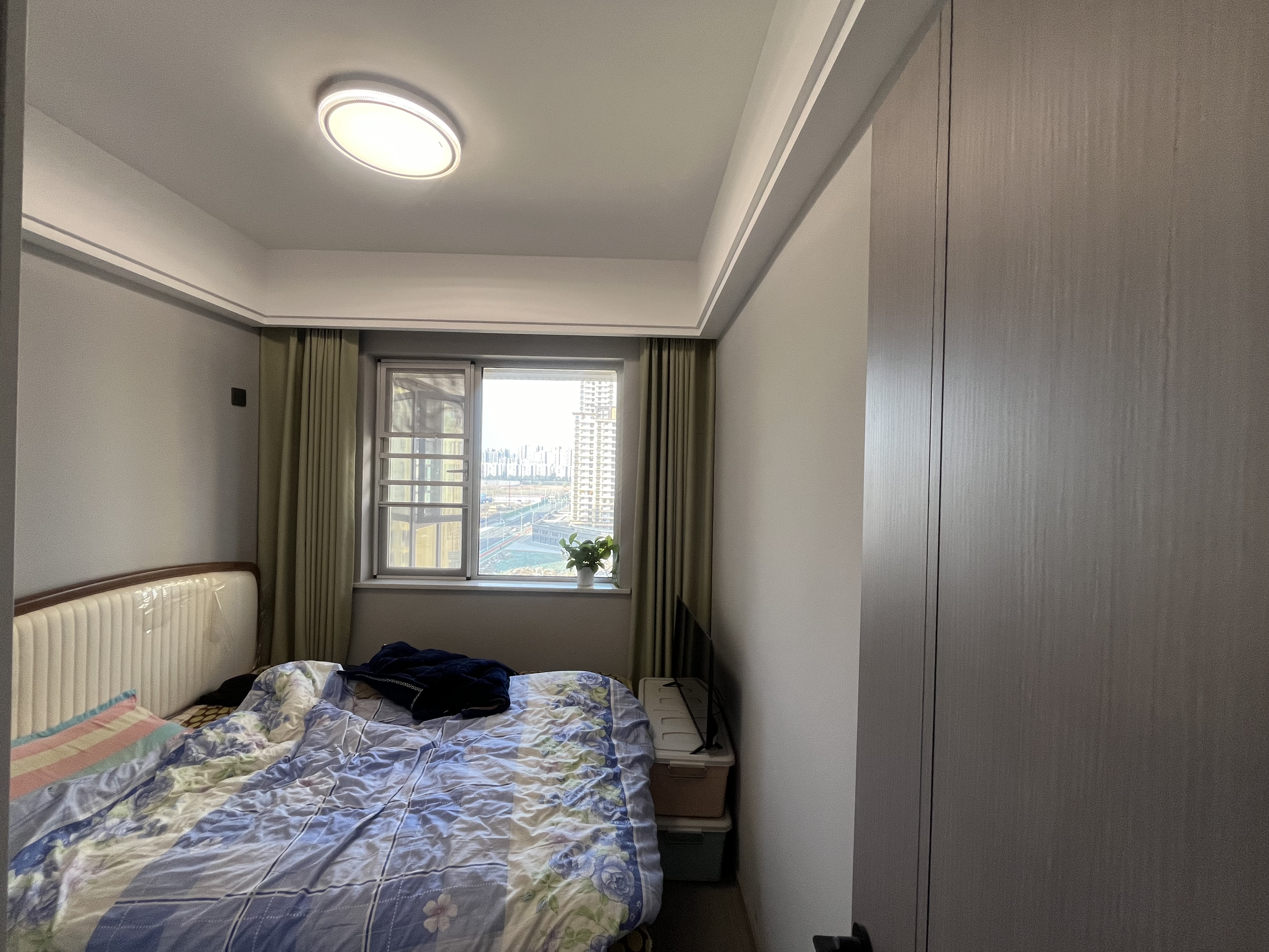 新城名都城南人车分流的小区.精装四房.南北通透超大阳台.看房方便