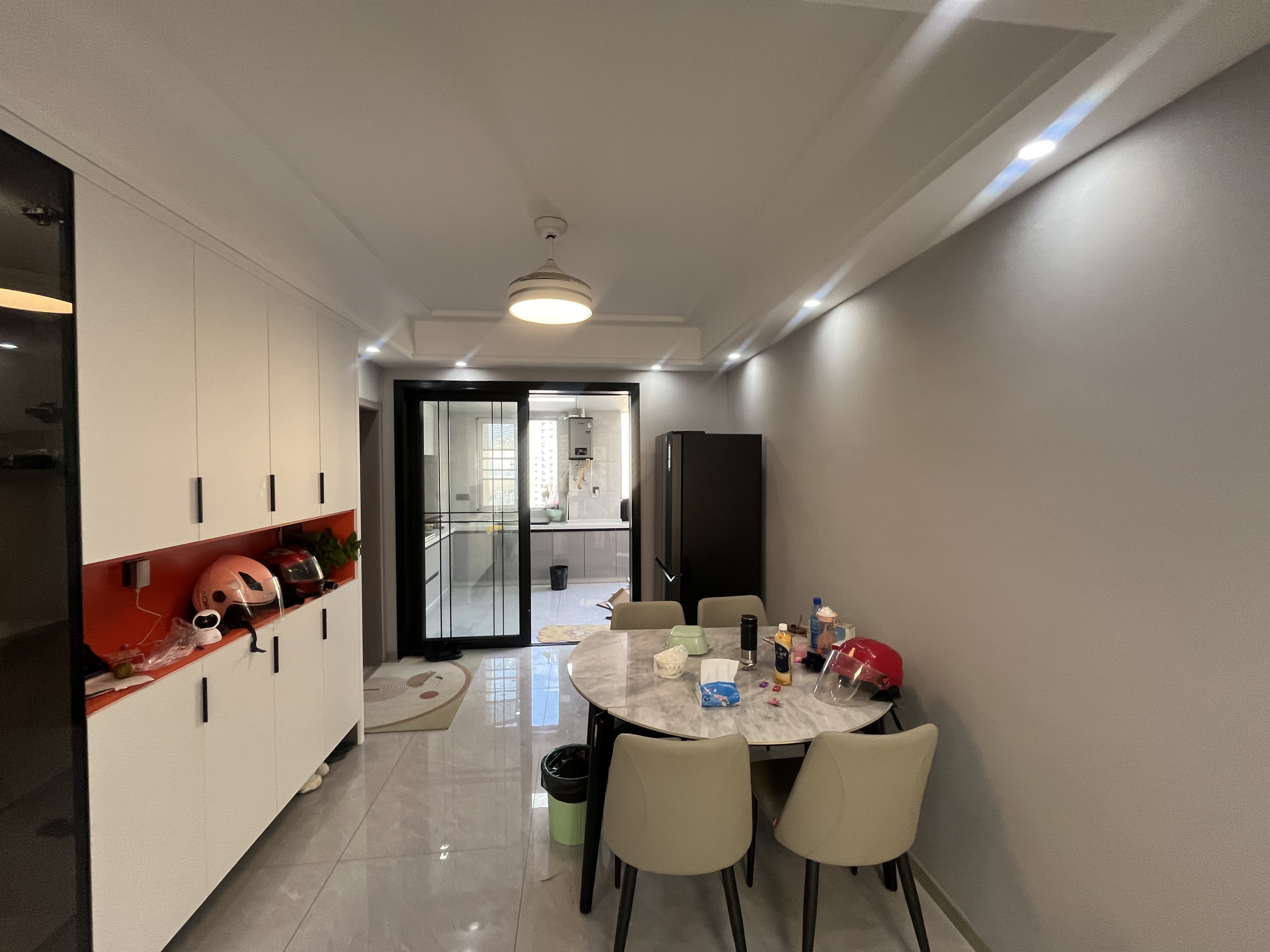 新城名都城南人车分流的小区.精装四房.南北通透超大阳台.看房方便