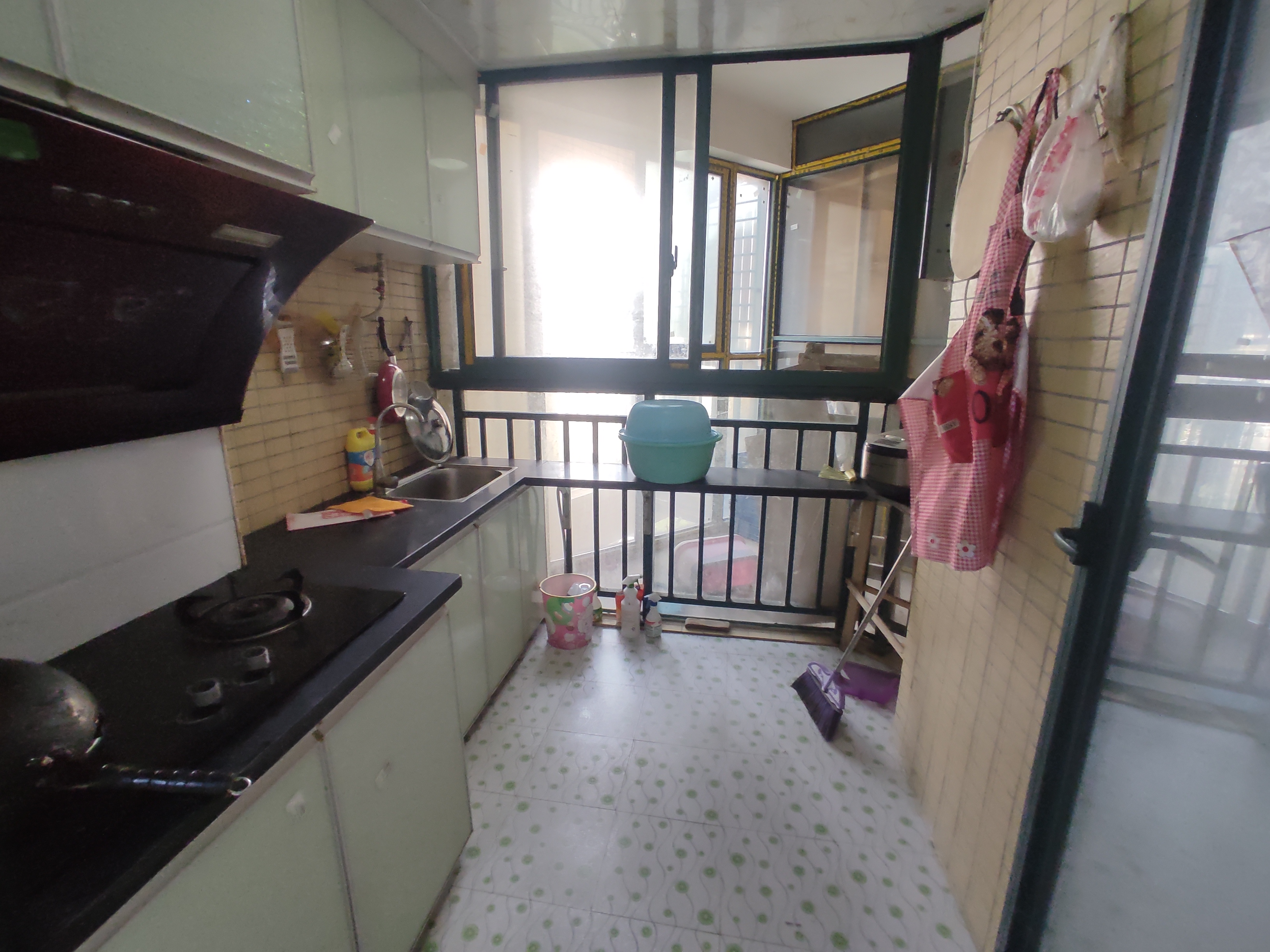 新城一号.精装两房.证件满二.看房方便