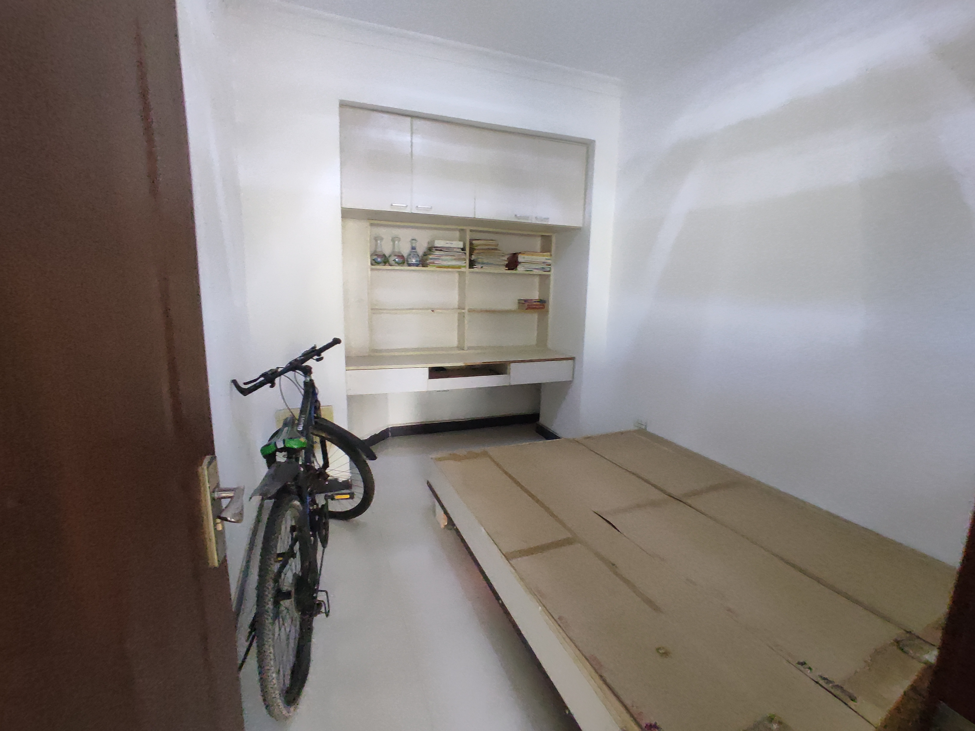 新城一号.精装两房.证件满二.看房方便