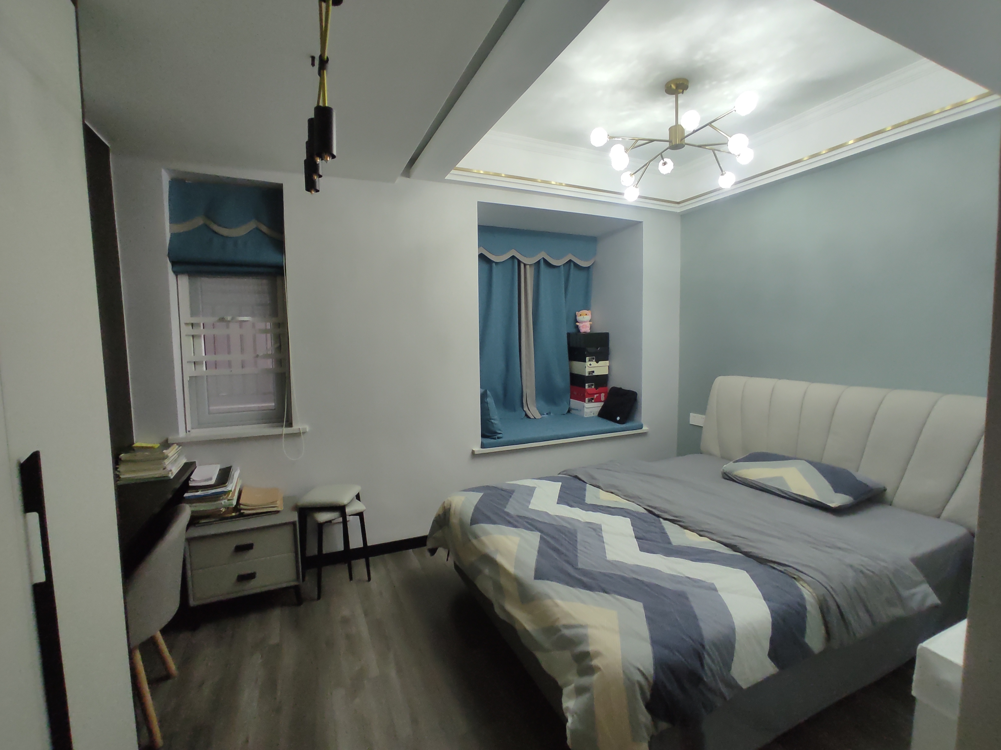 沔阳公馆.全屋中央空调全屋暖气片.房子9点9成新.房子是三房改成了两房.