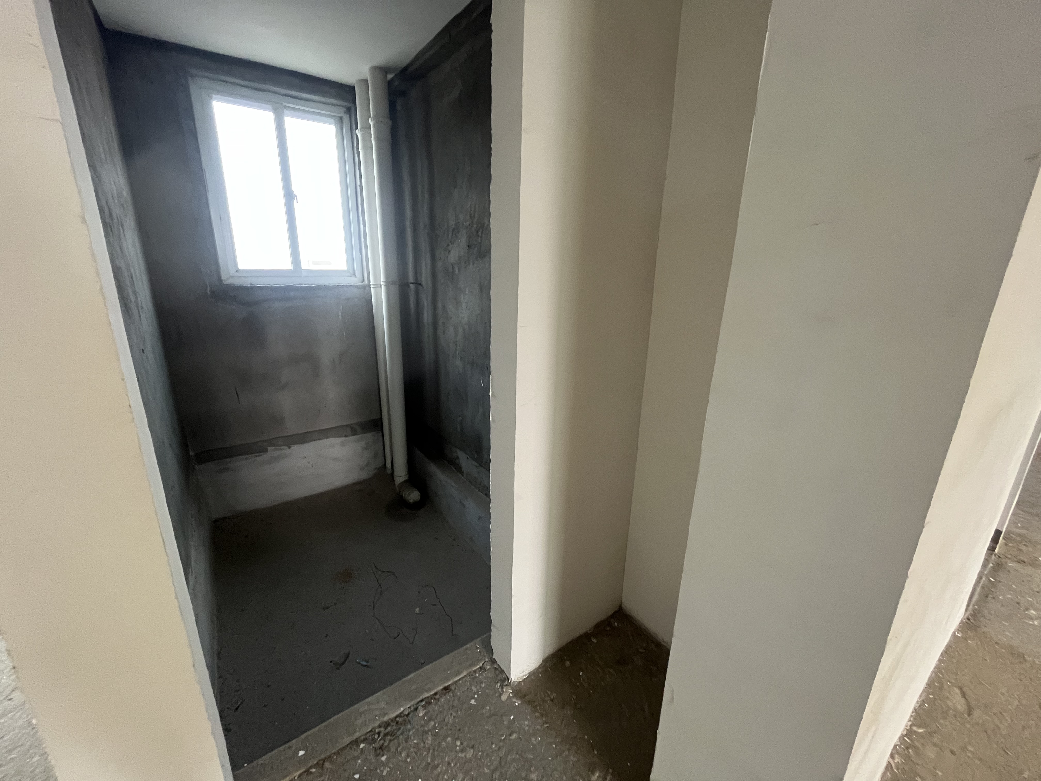 三丰鼎城毛坯大三房中高楼层仙笑就在小区边上