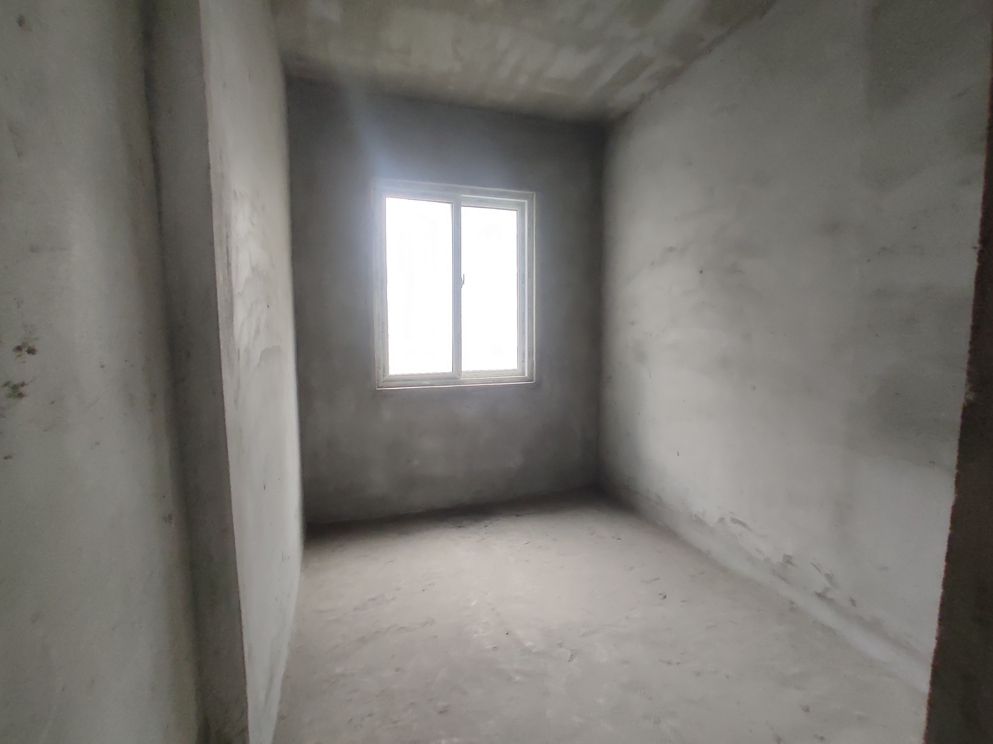 城市丽景毛坯三房湖景房出行方便业主急卖