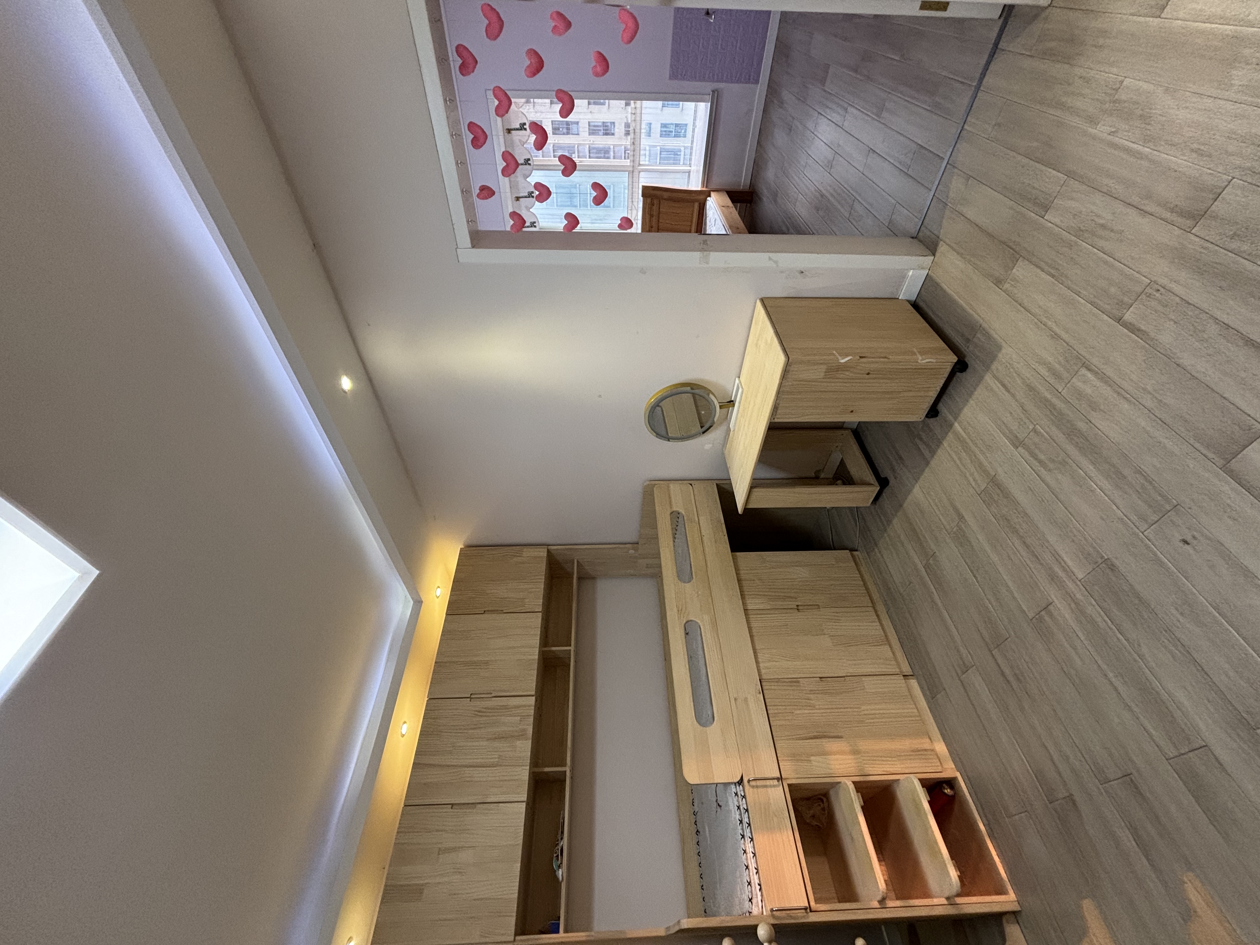 三丰鼎城.精装大两房.中间楼层.证件满二.看房方便