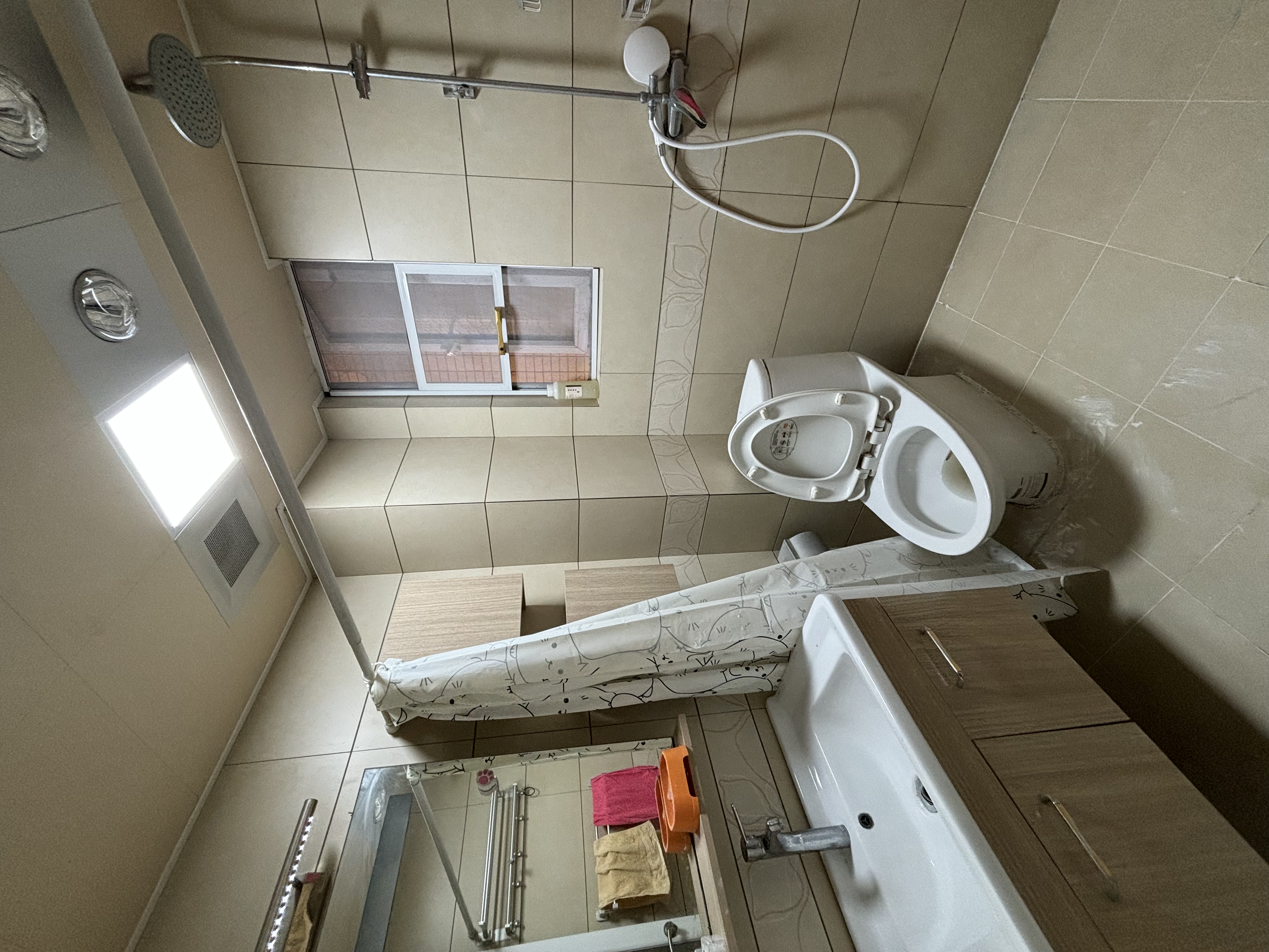 三丰鼎城.精装大两房.中间楼层.证件满二.看房方便