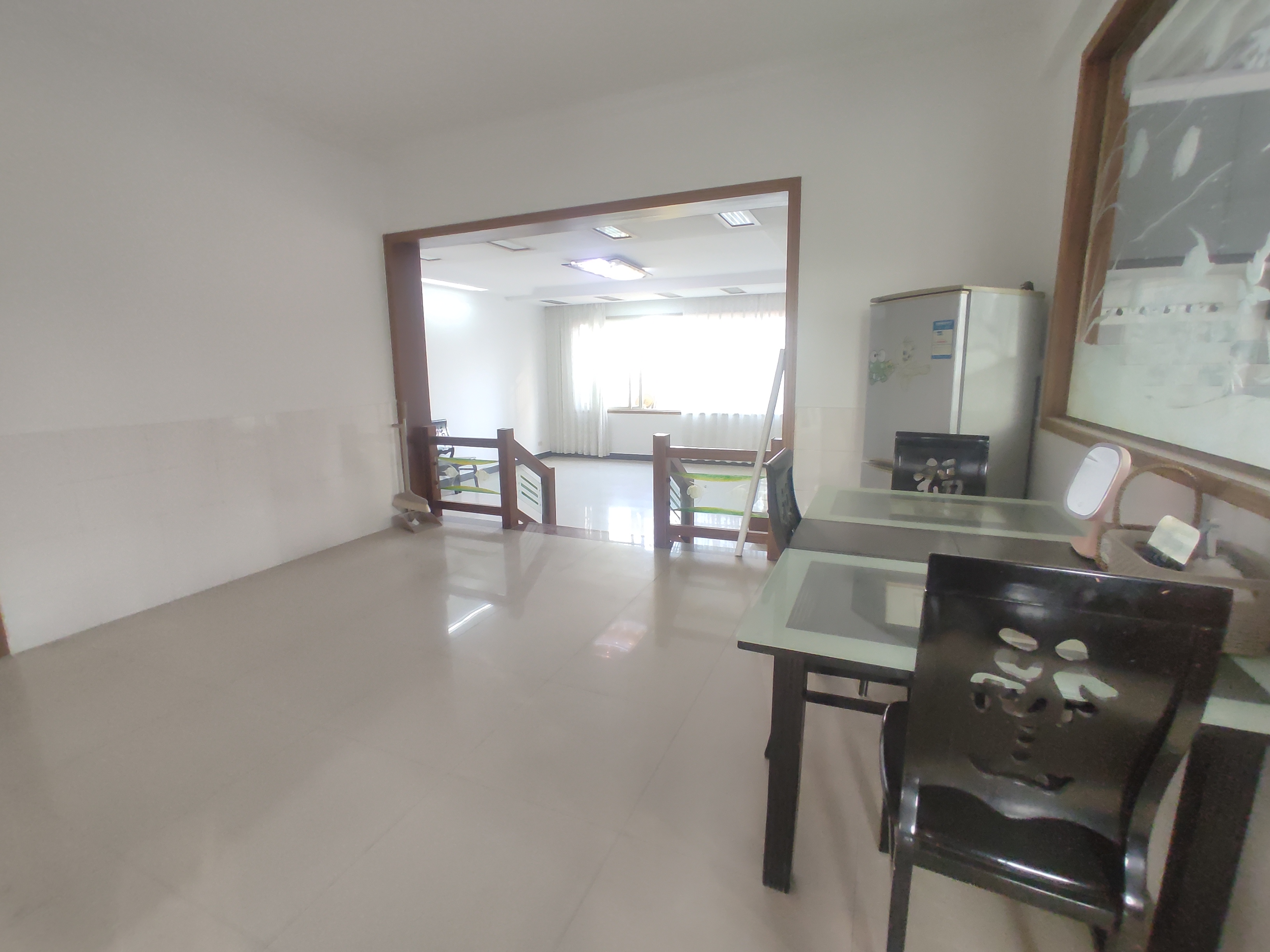 宏楼小居.龙华山晓雪旁.精装四房.证件满二.看房方便