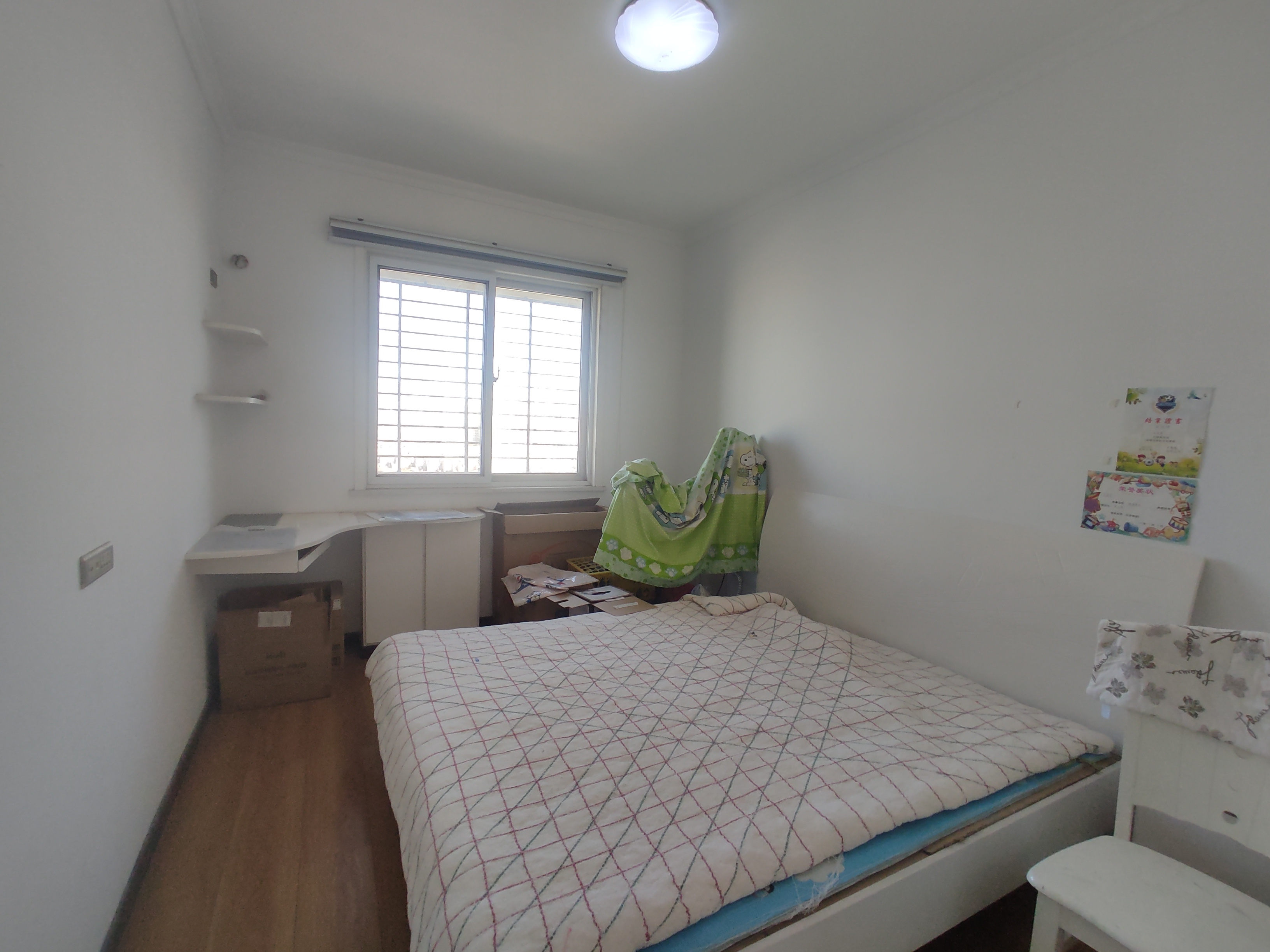 公园世家.精装三房两卫.单嫁5字开头.证件满二.看房方便