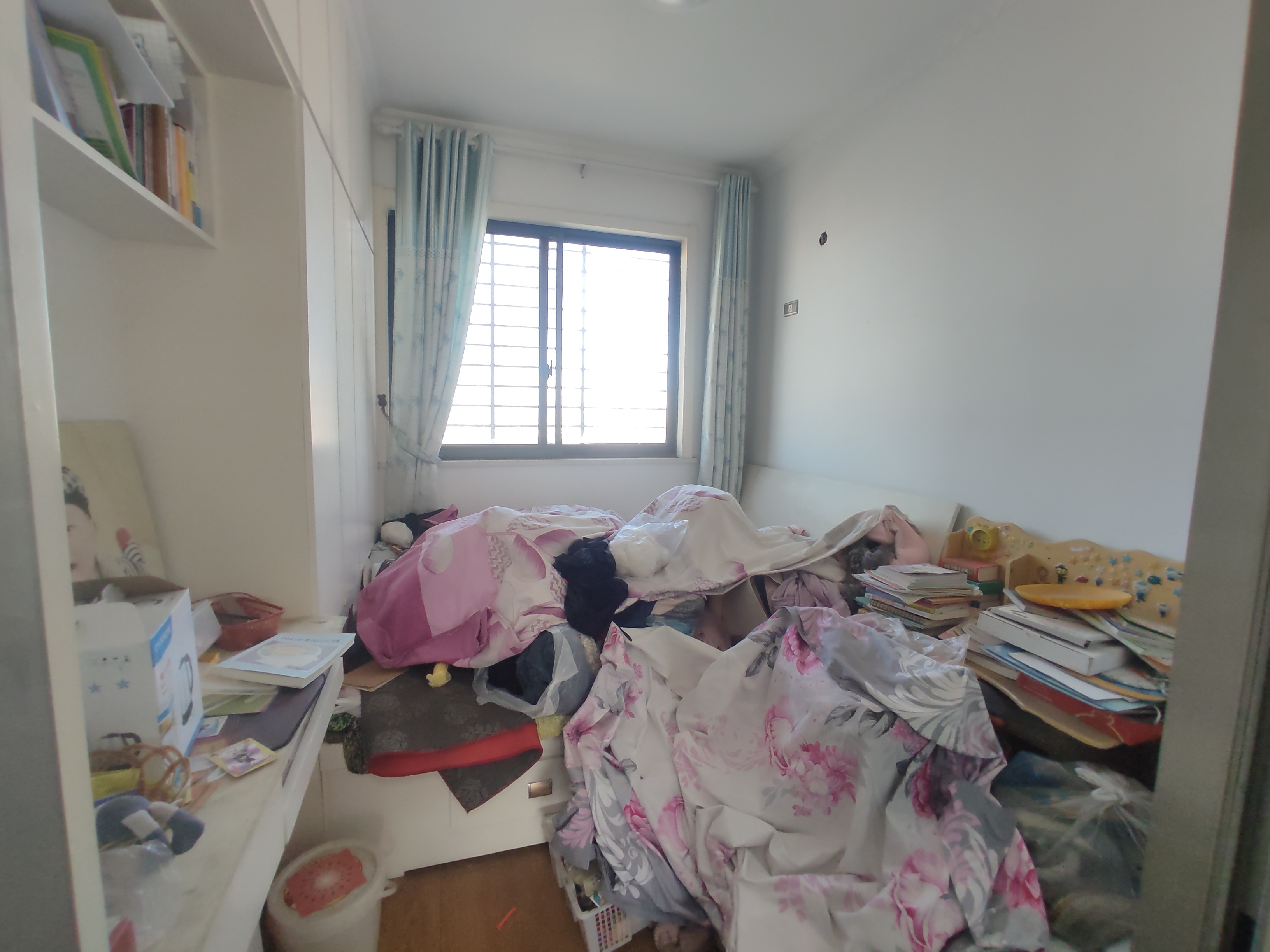 公园世家.精装三房两卫.单嫁5字开头.证件满二.看房方便