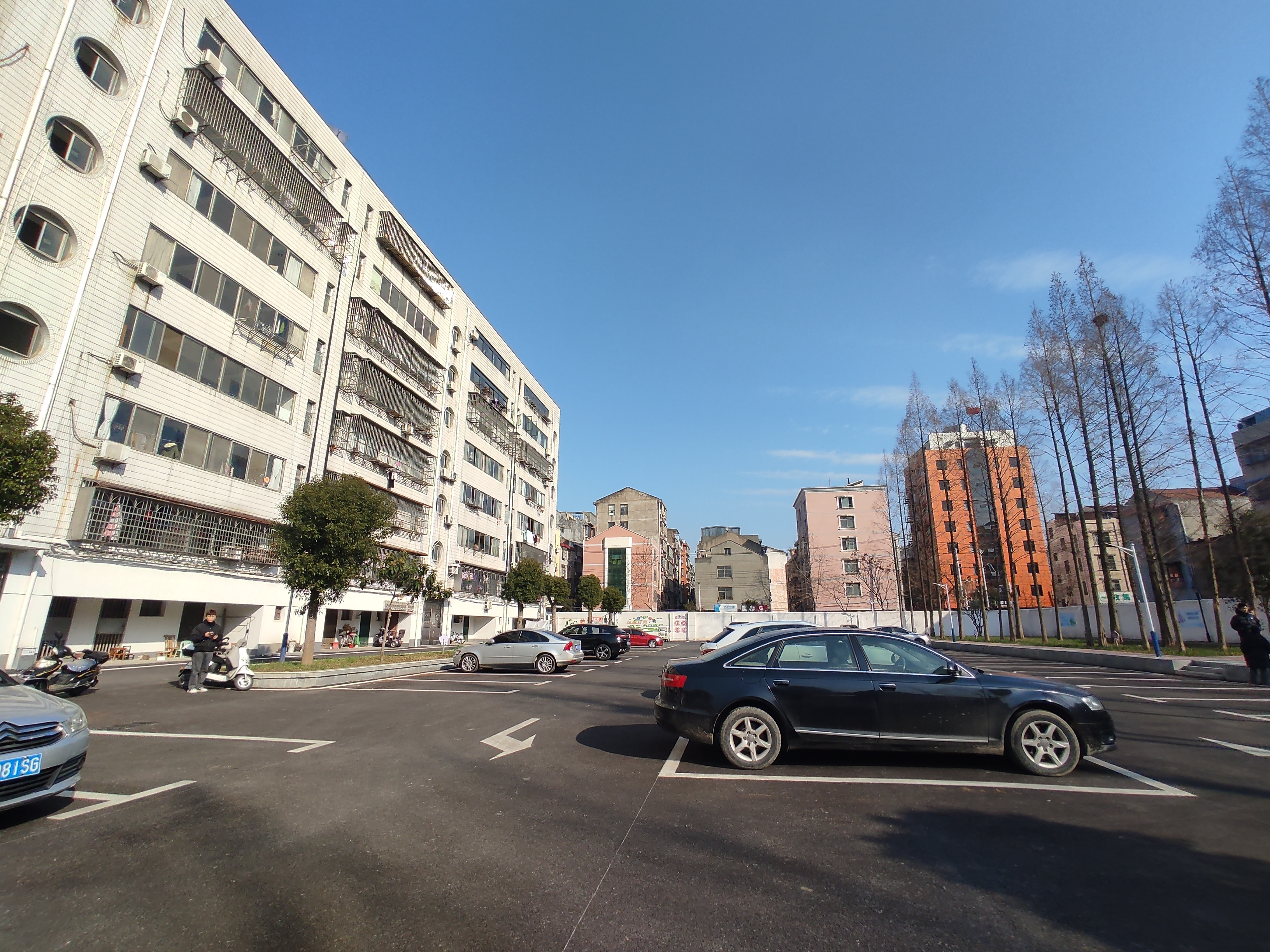 工商银行宿舍.精装三房两房.送20平地下车库.小区有出场好停车