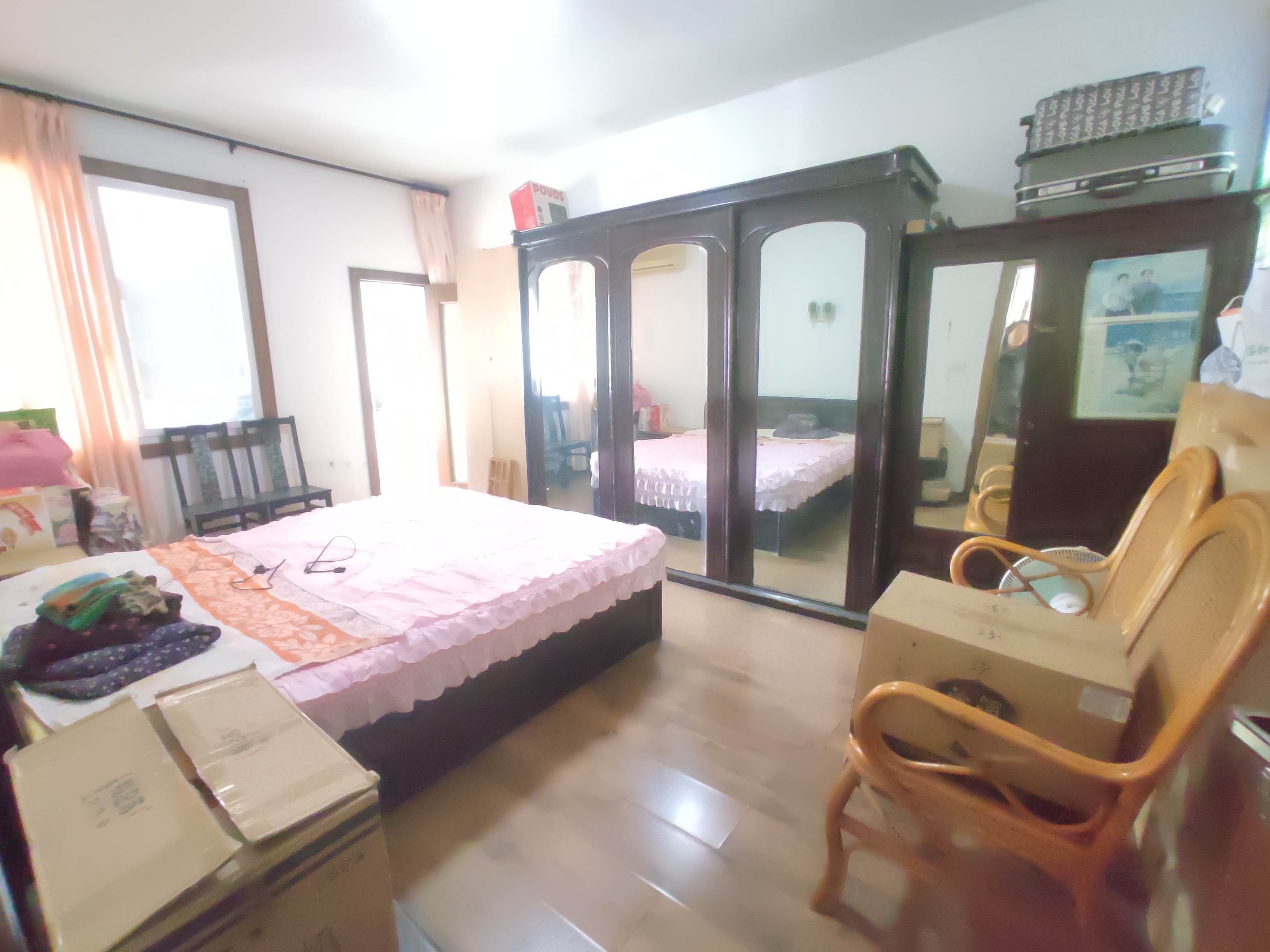 工商银行宿舍.精装三房两房.送20平地下车库.小区有出场好停车