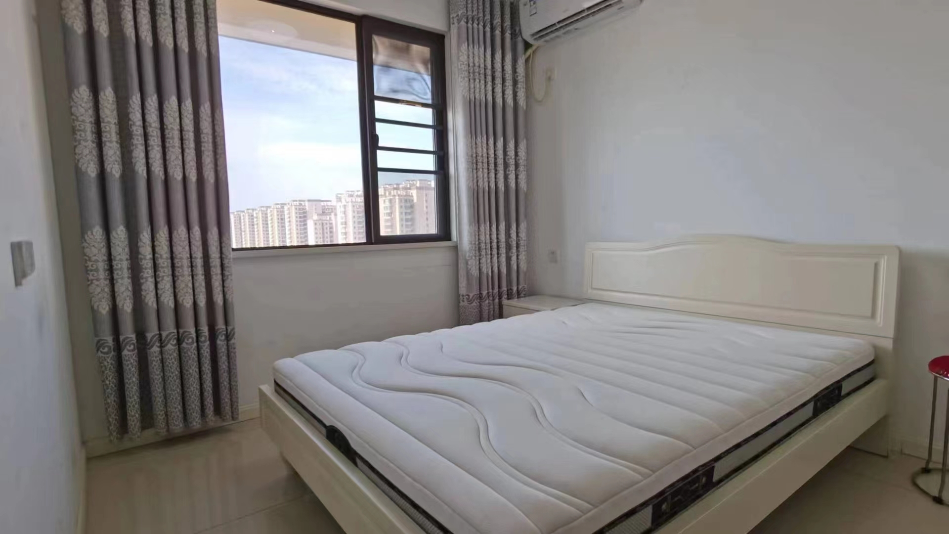 荣怀极地世家.精装两房.证件满二