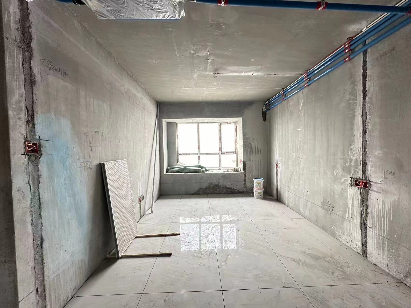 御湖世家半装修三房看房有密码