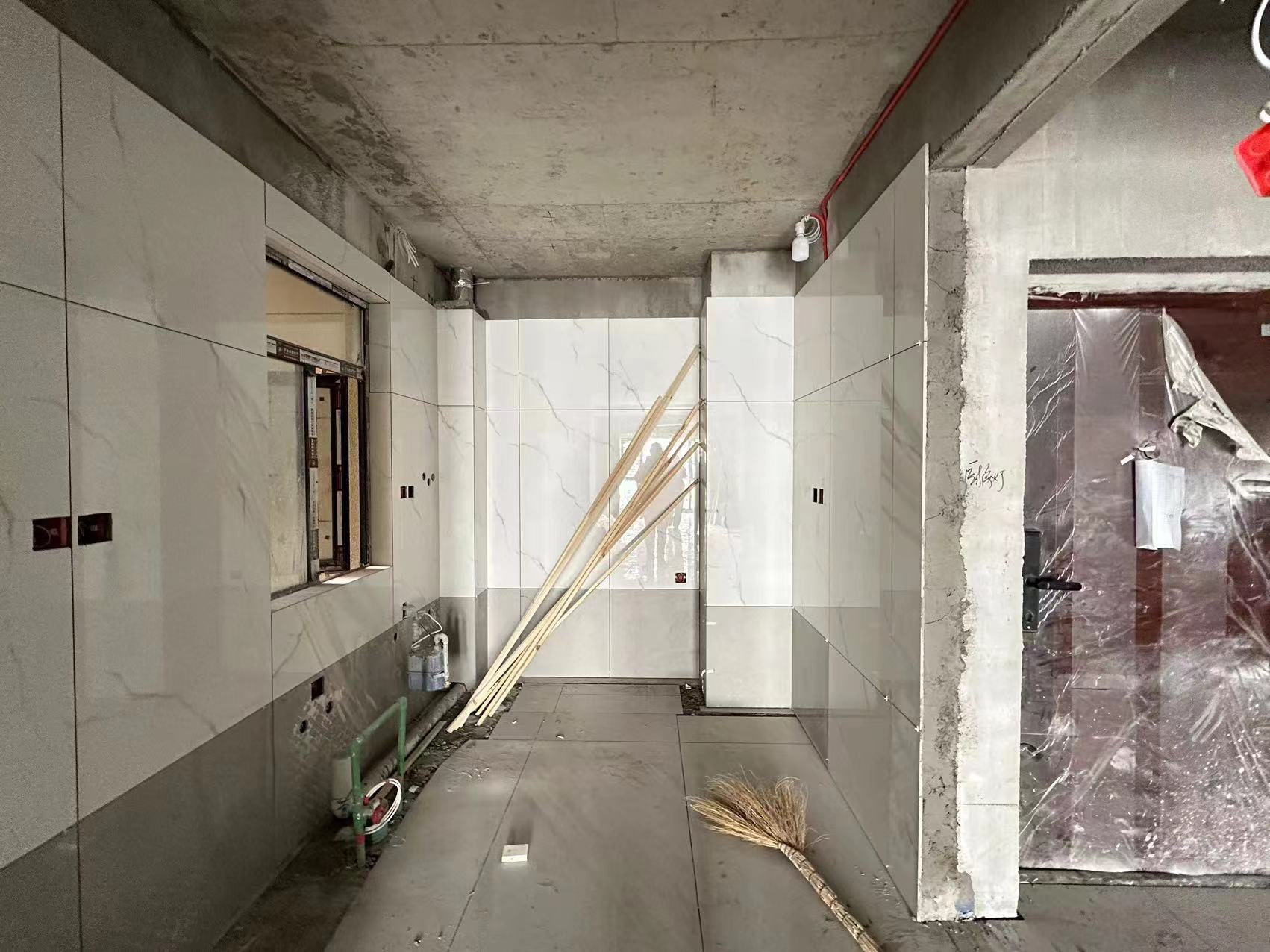 御湖世家半装修三房看房有密码