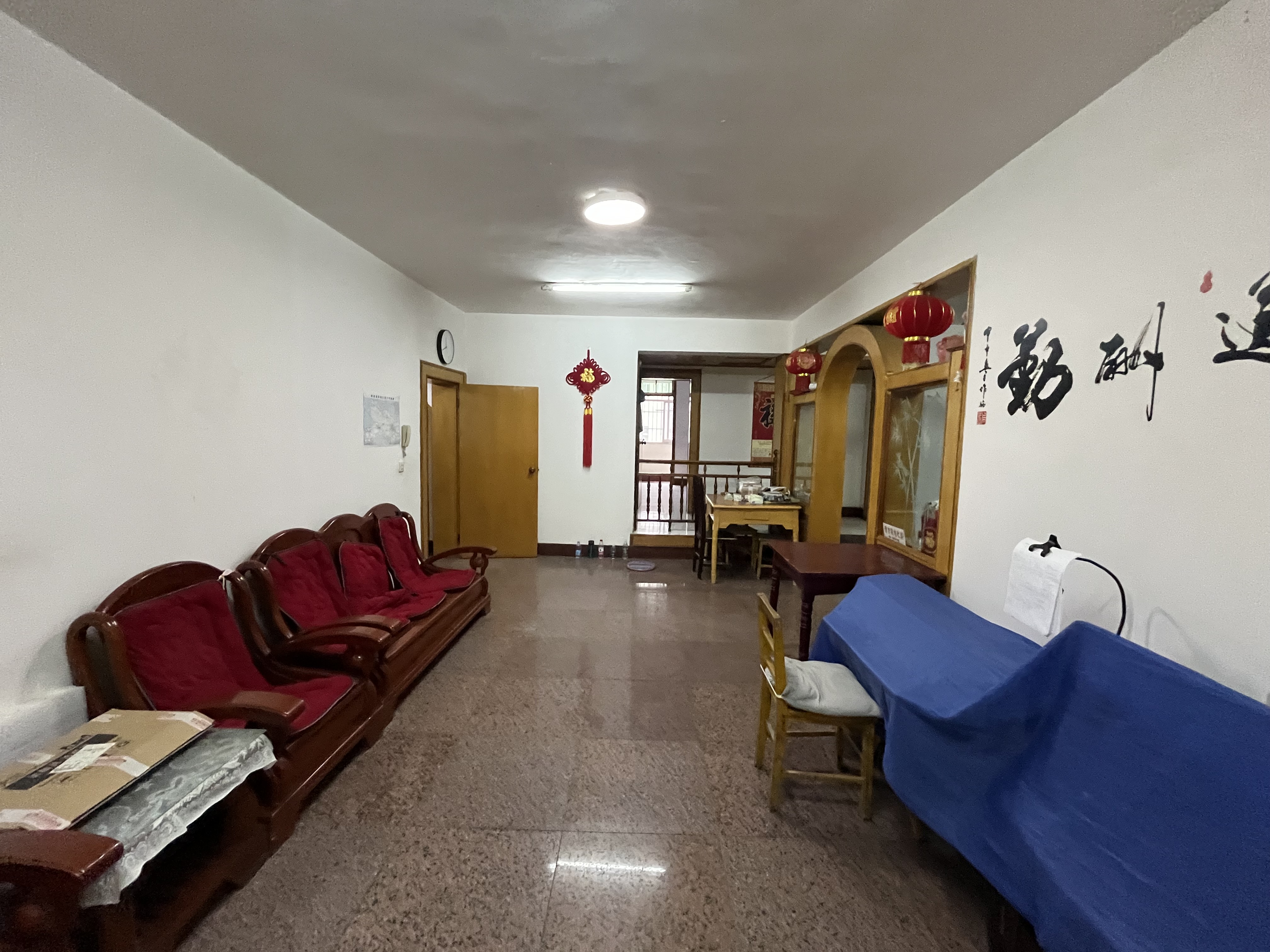 武商旁长虹卫生小区四房两卫拎包入住还带个地下室