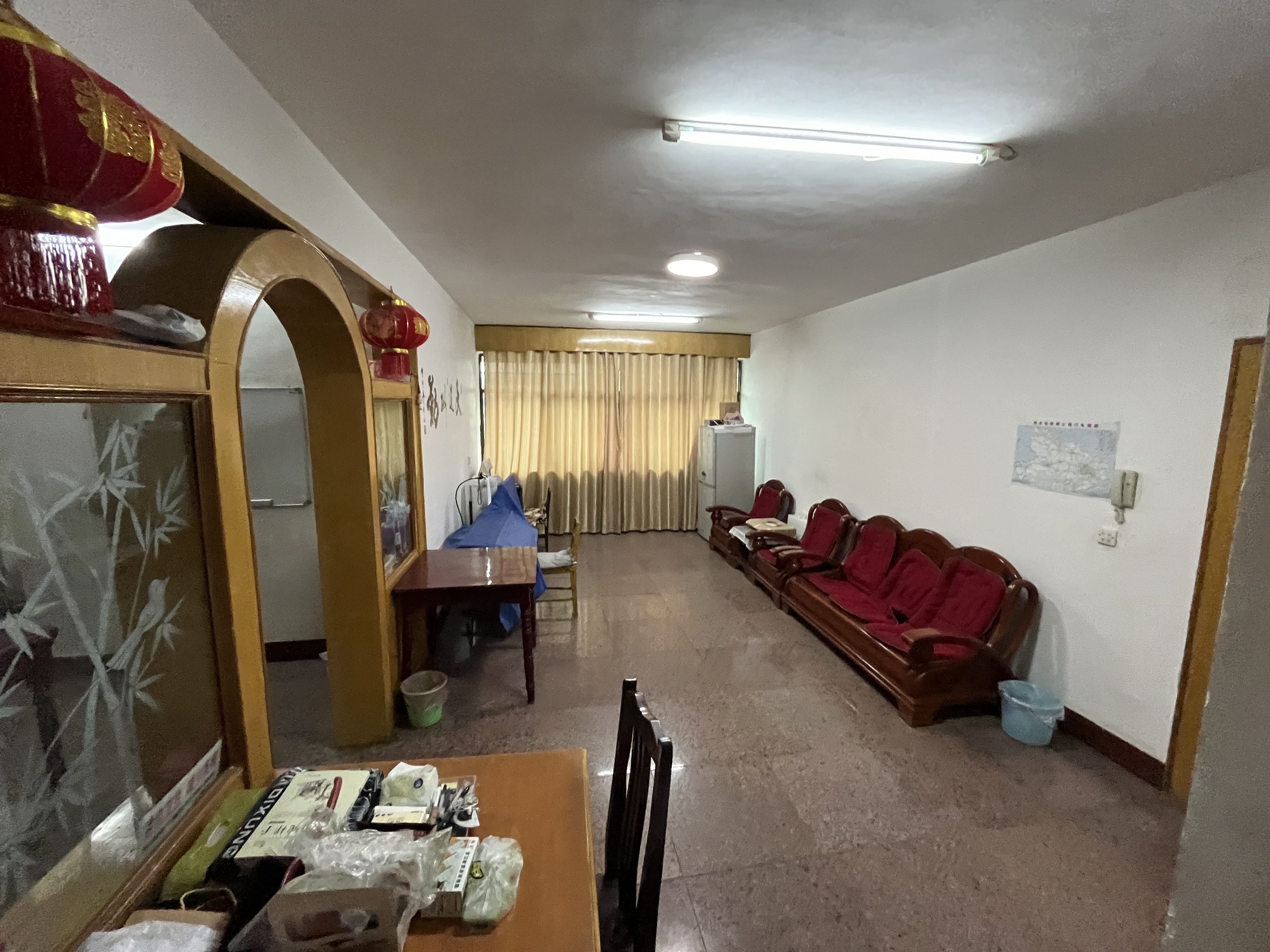 武商旁长虹卫生小区四房两卫拎包入住还带个地下室