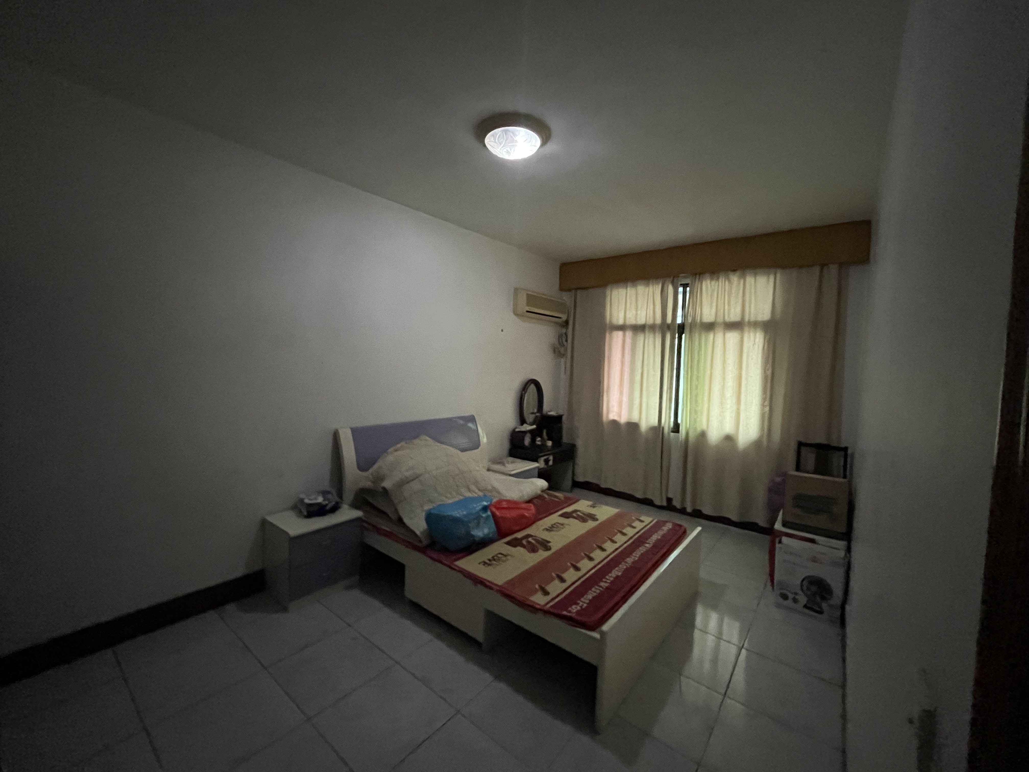 武商旁长虹卫生小区四房两卫拎包入住还带个地下室