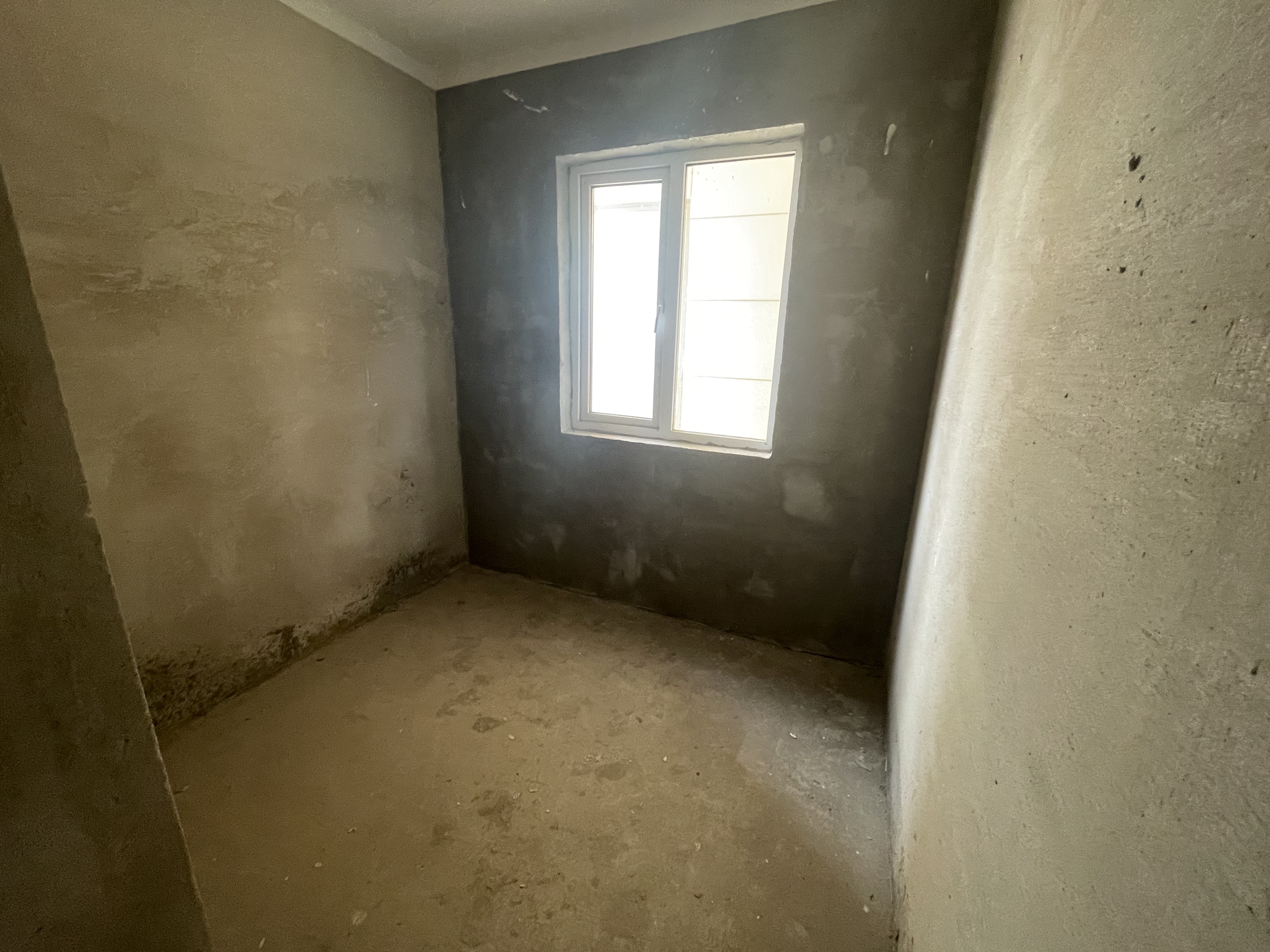 森林国际毛坯三房中间楼层可以看湖景哦