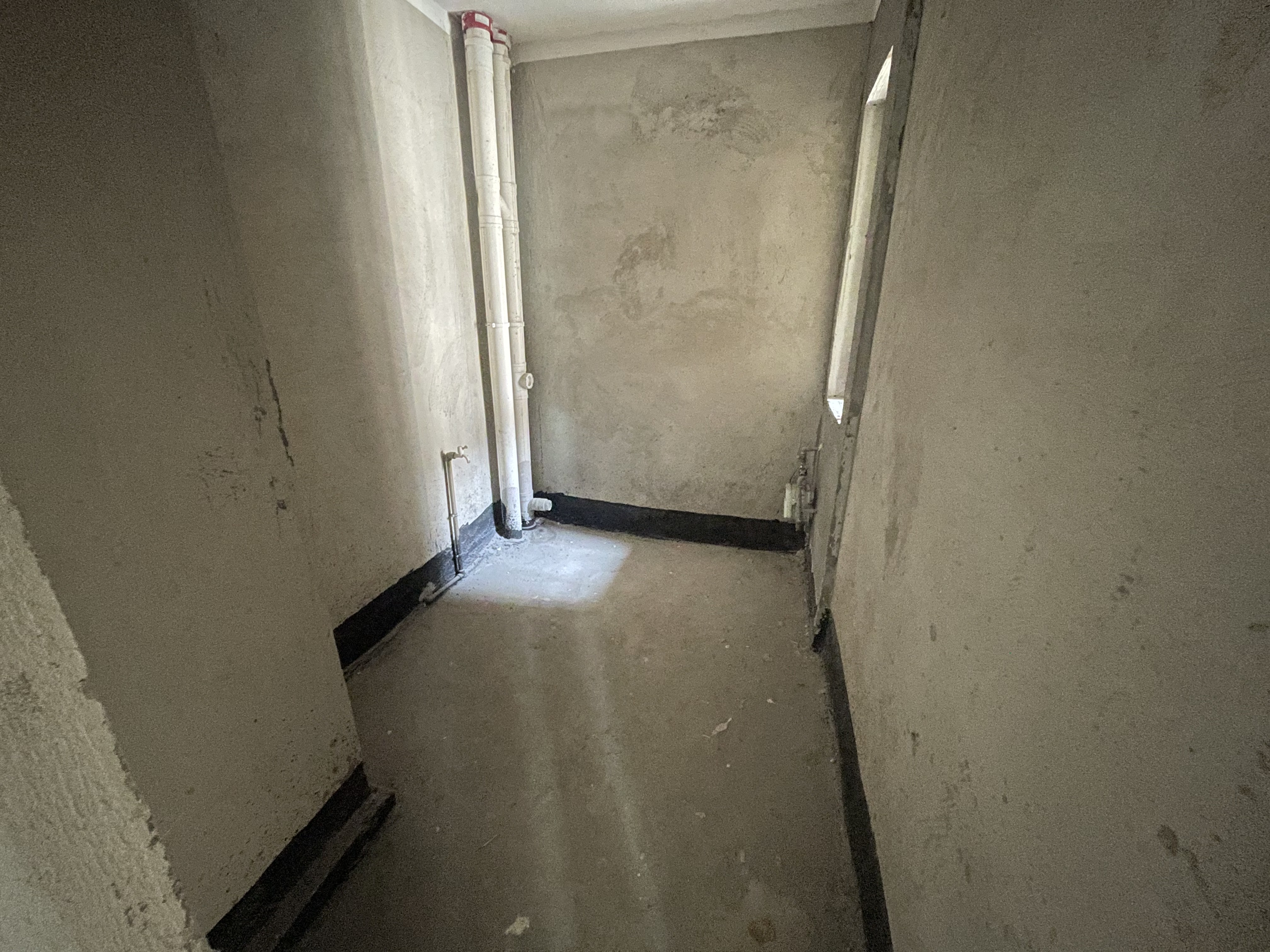 森林国际毛坯三房中间楼层可以看湖景哦