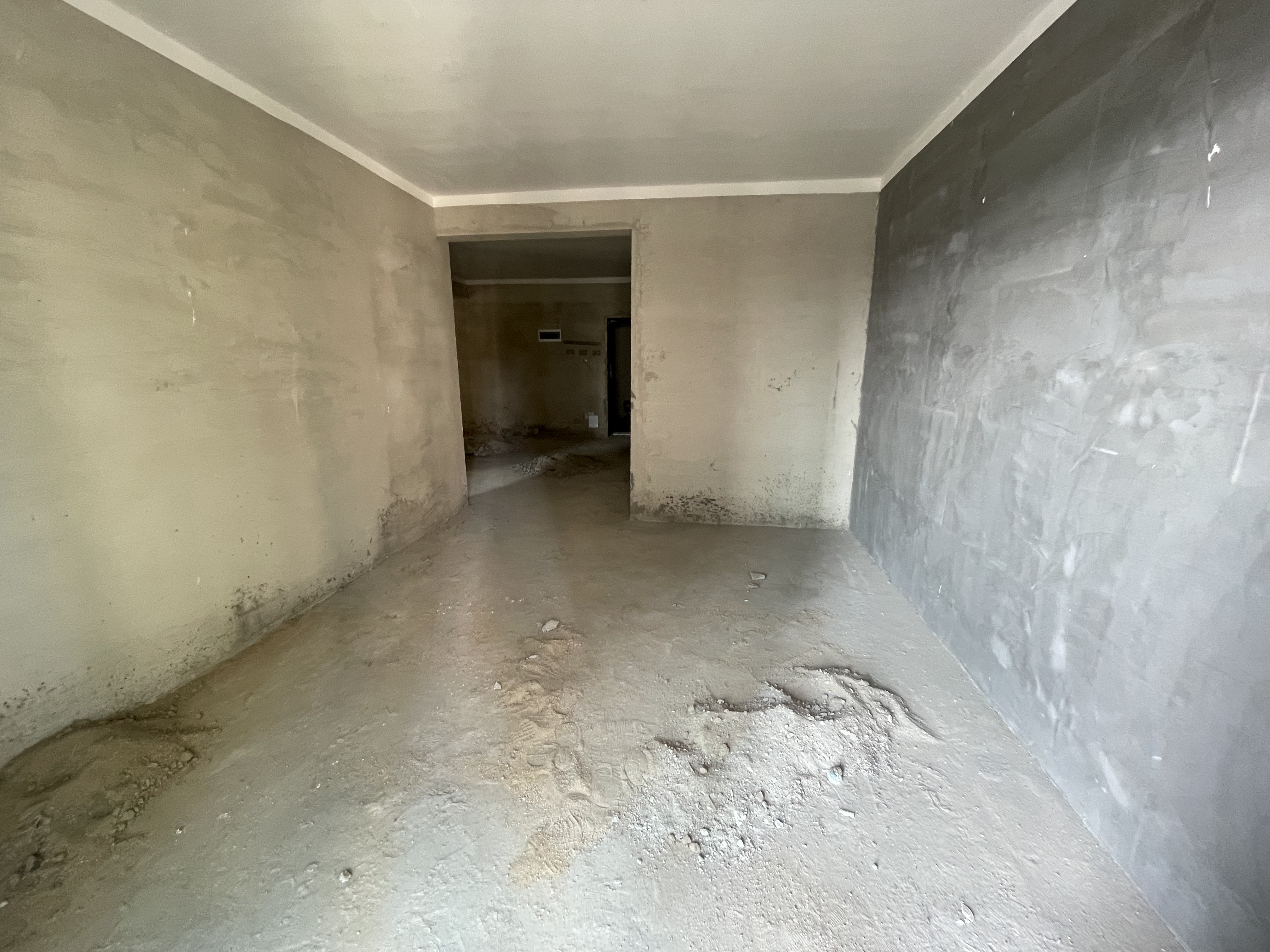 森林国际毛坯三房中间楼层可以看湖景哦