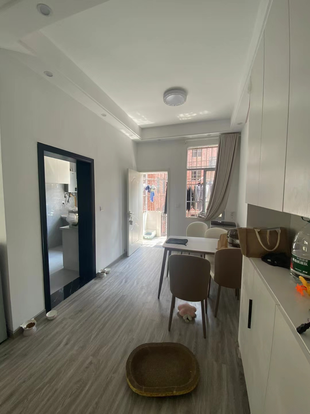 东区车站华宝小区.小区有出场.证件在手.看房方便