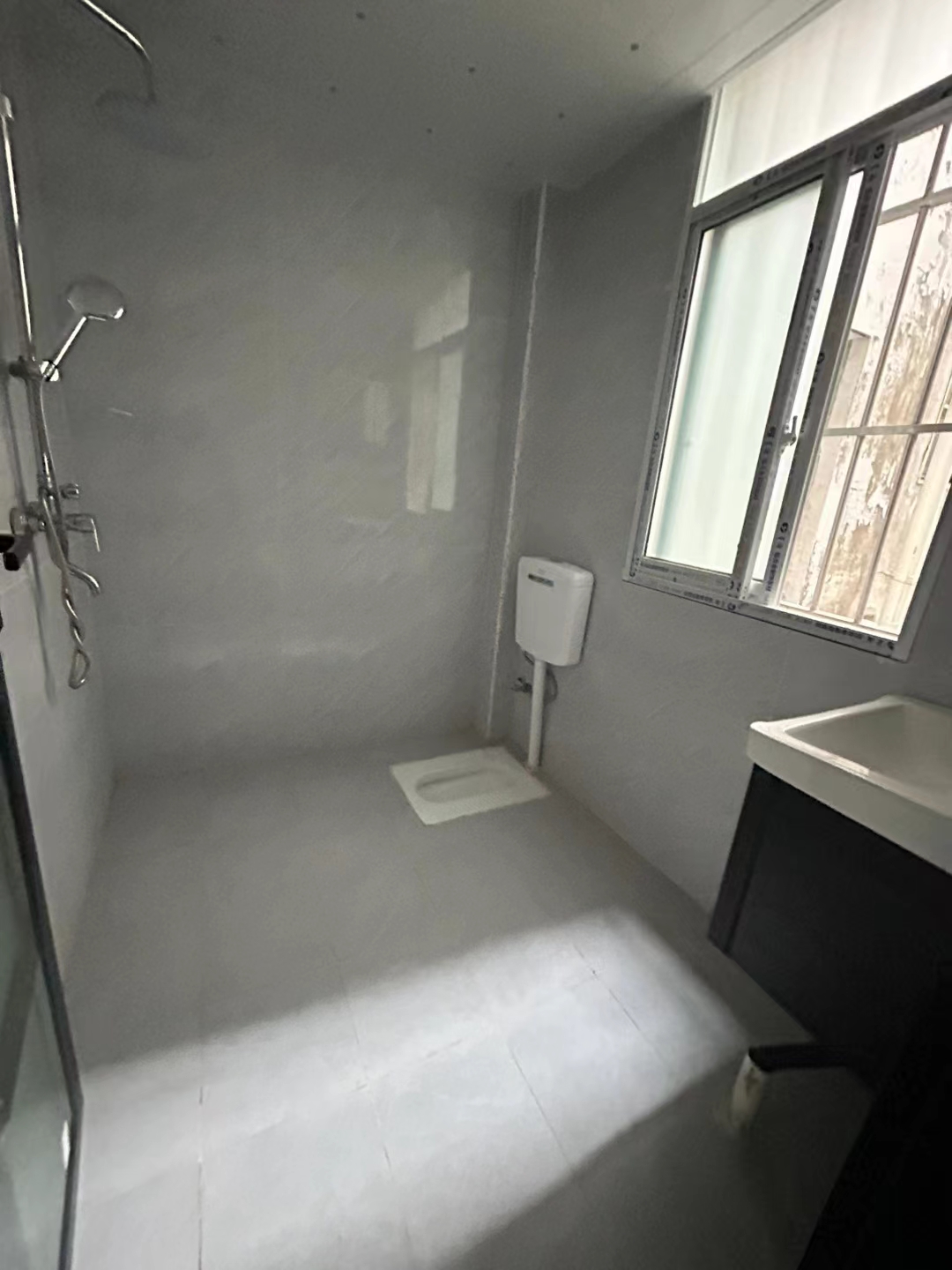 东区车站华宝小区.小区有出场.证件在手.看房方便