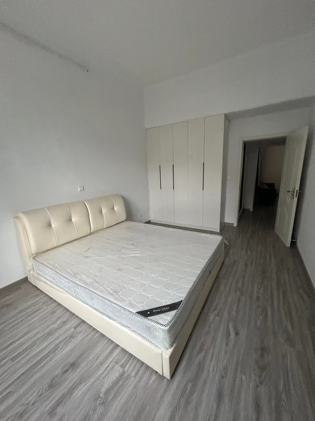 东区车站华宝小区.小区有出场.证件在手.看房方便