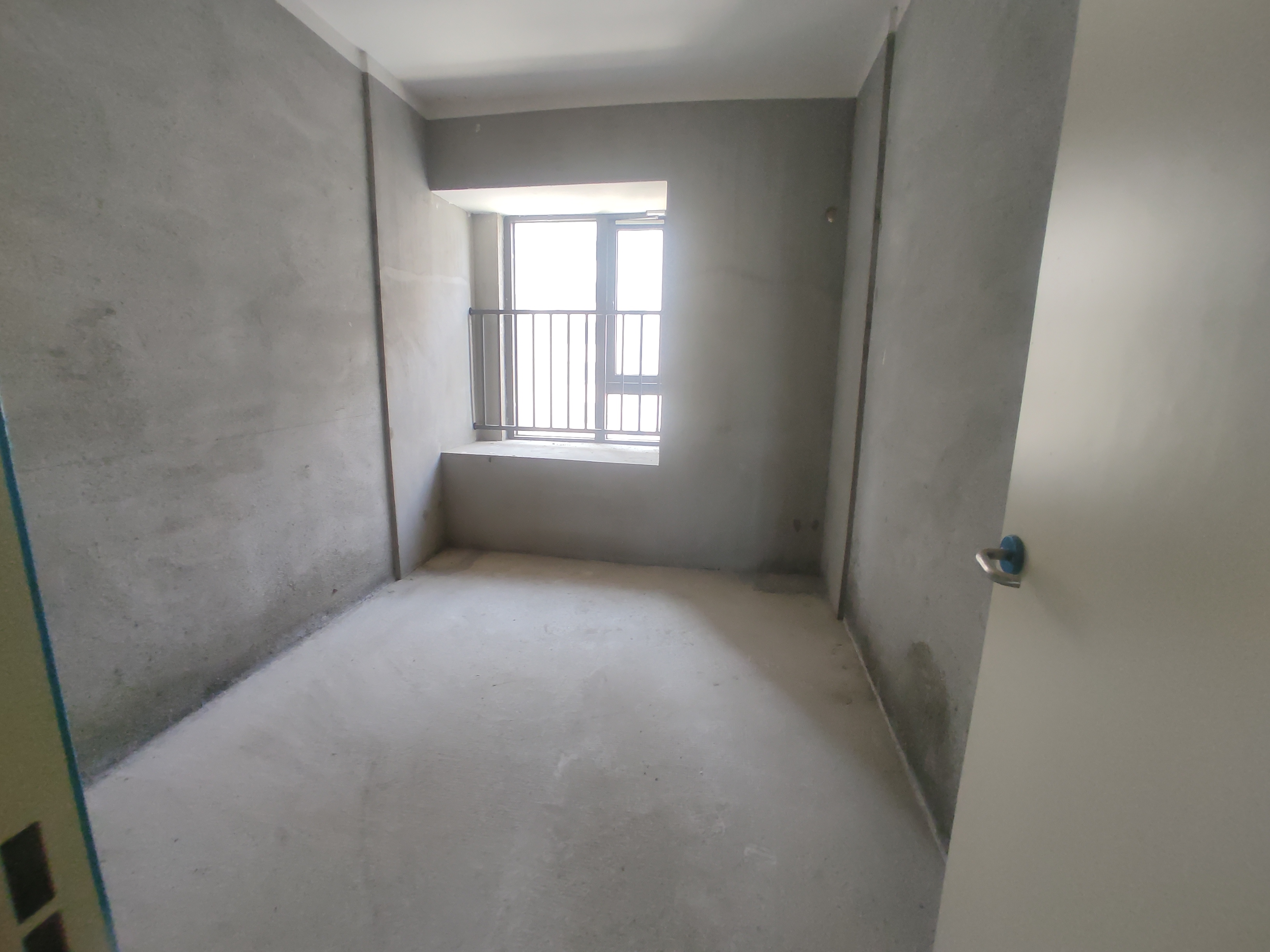 森林国际北苑.毛坯三房两卫.电梯中间楼层.看房有钥匙