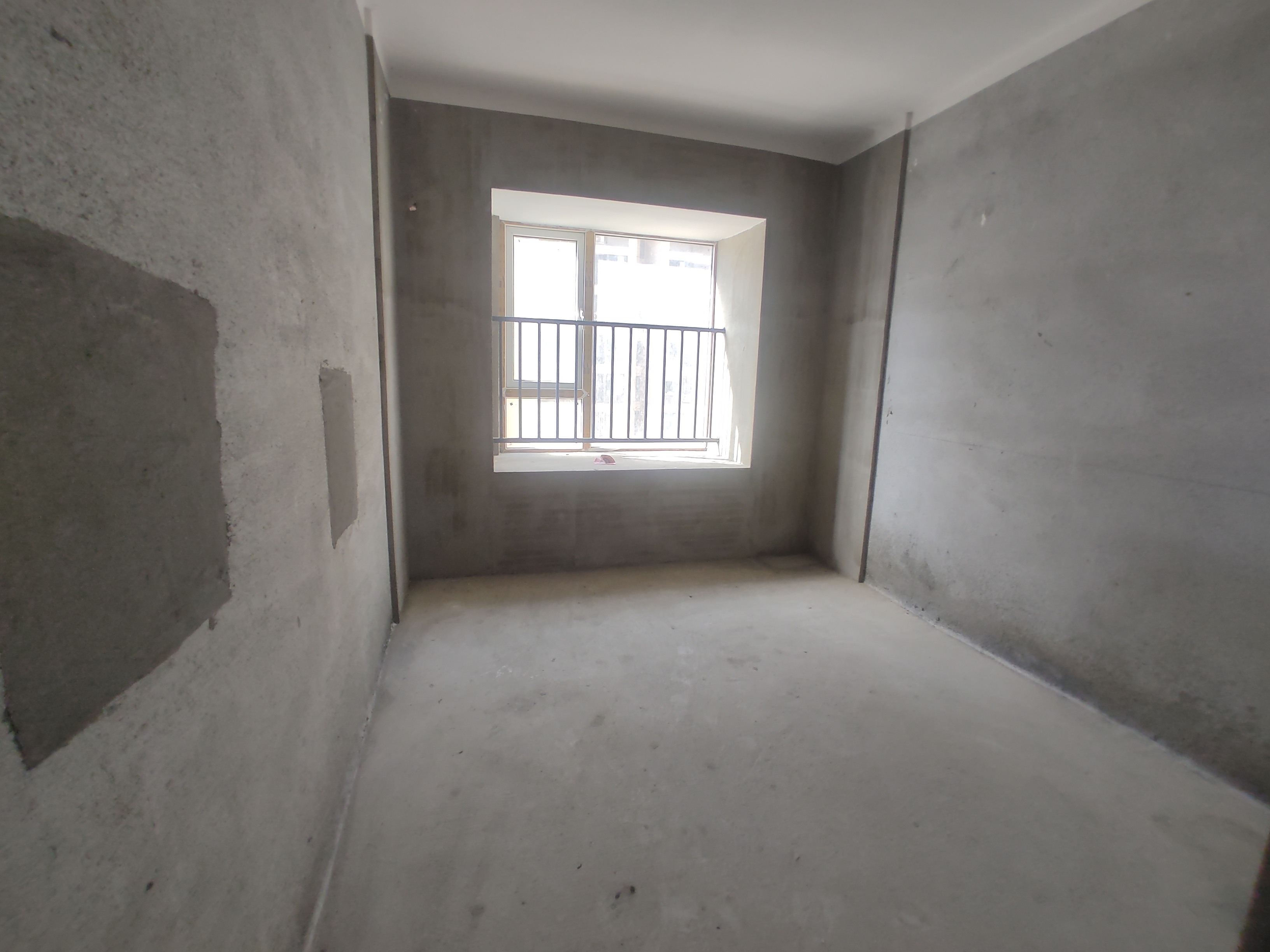 森林国际北苑.毛坯三房两卫.电梯中间楼层.看房有钥匙