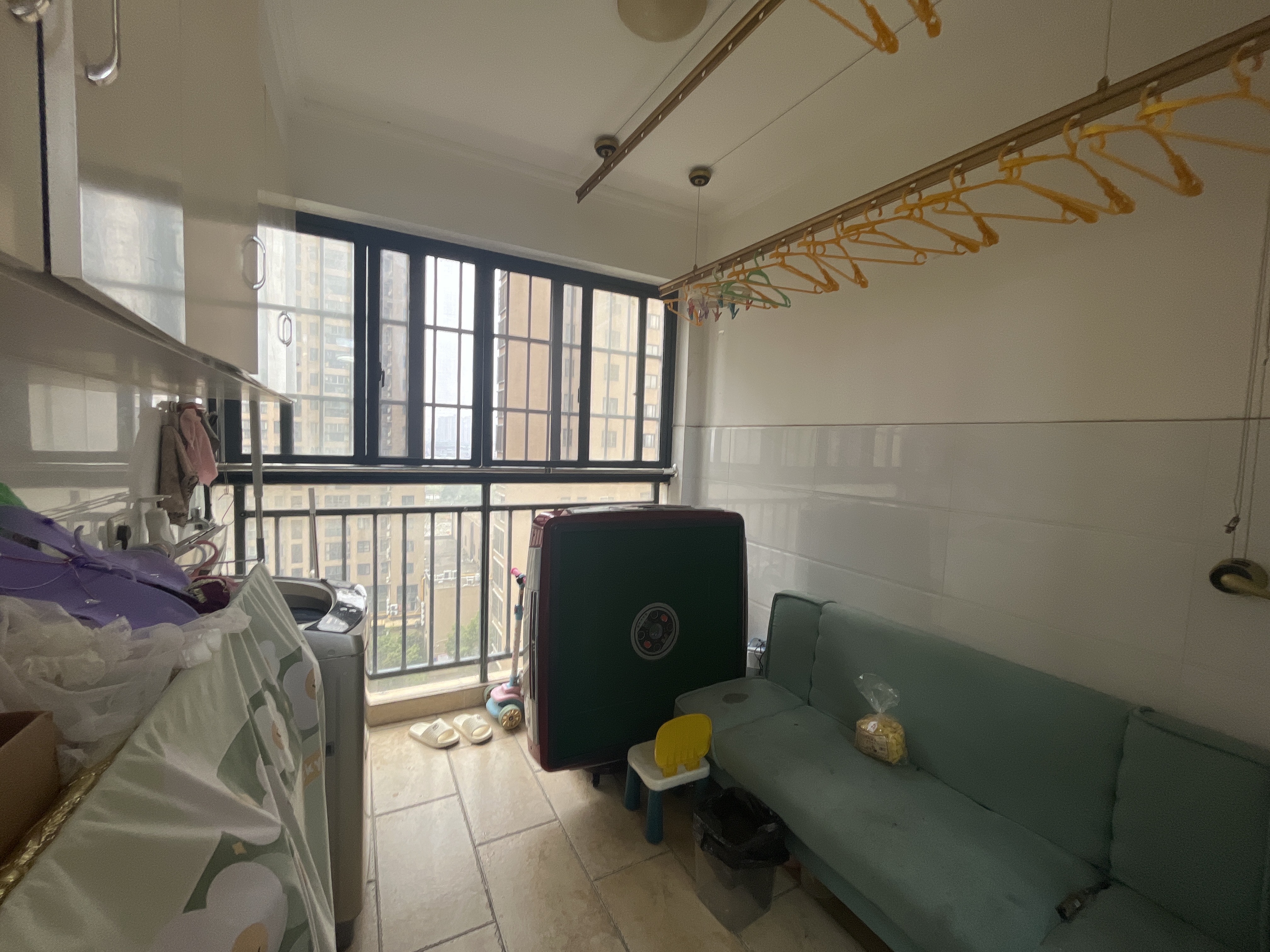 新壹仲正对面，翰林公馆，精装三房，户型方正，房东急售