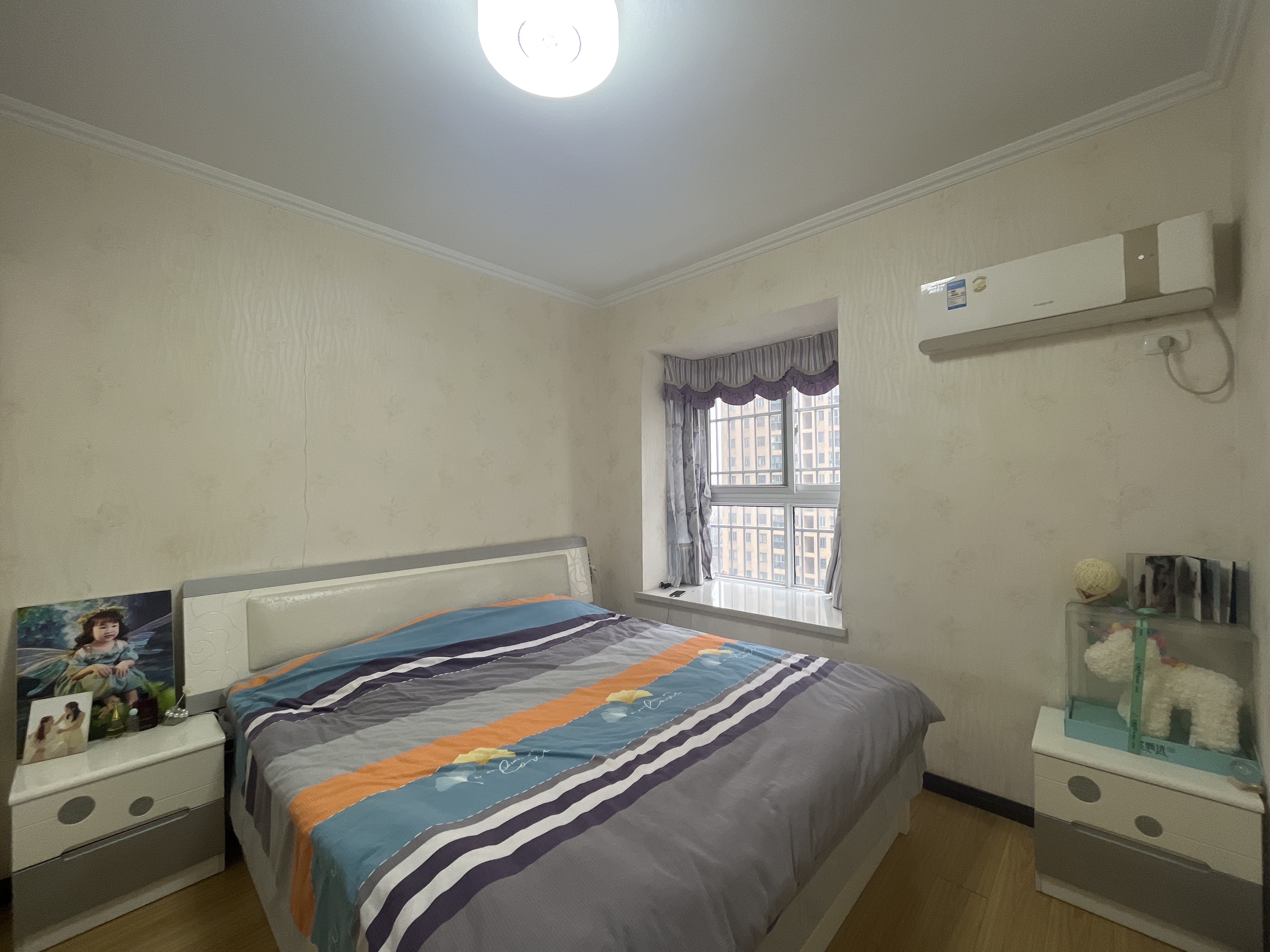 新壹仲正对面，翰林公馆，精装三房，户型方正，房东急售