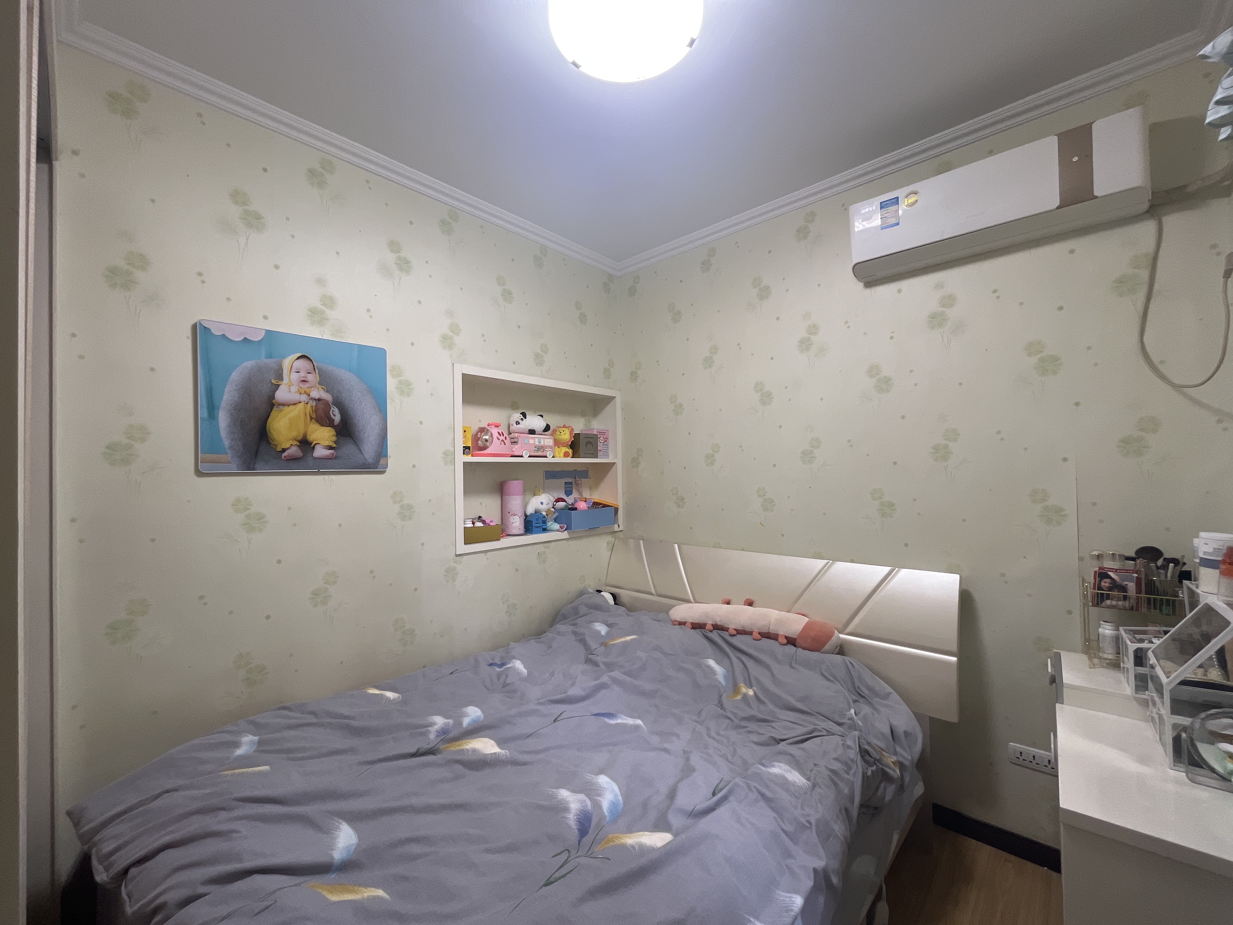 新壹仲正对面，翰林公馆，精装三房，户型方正，房东急售