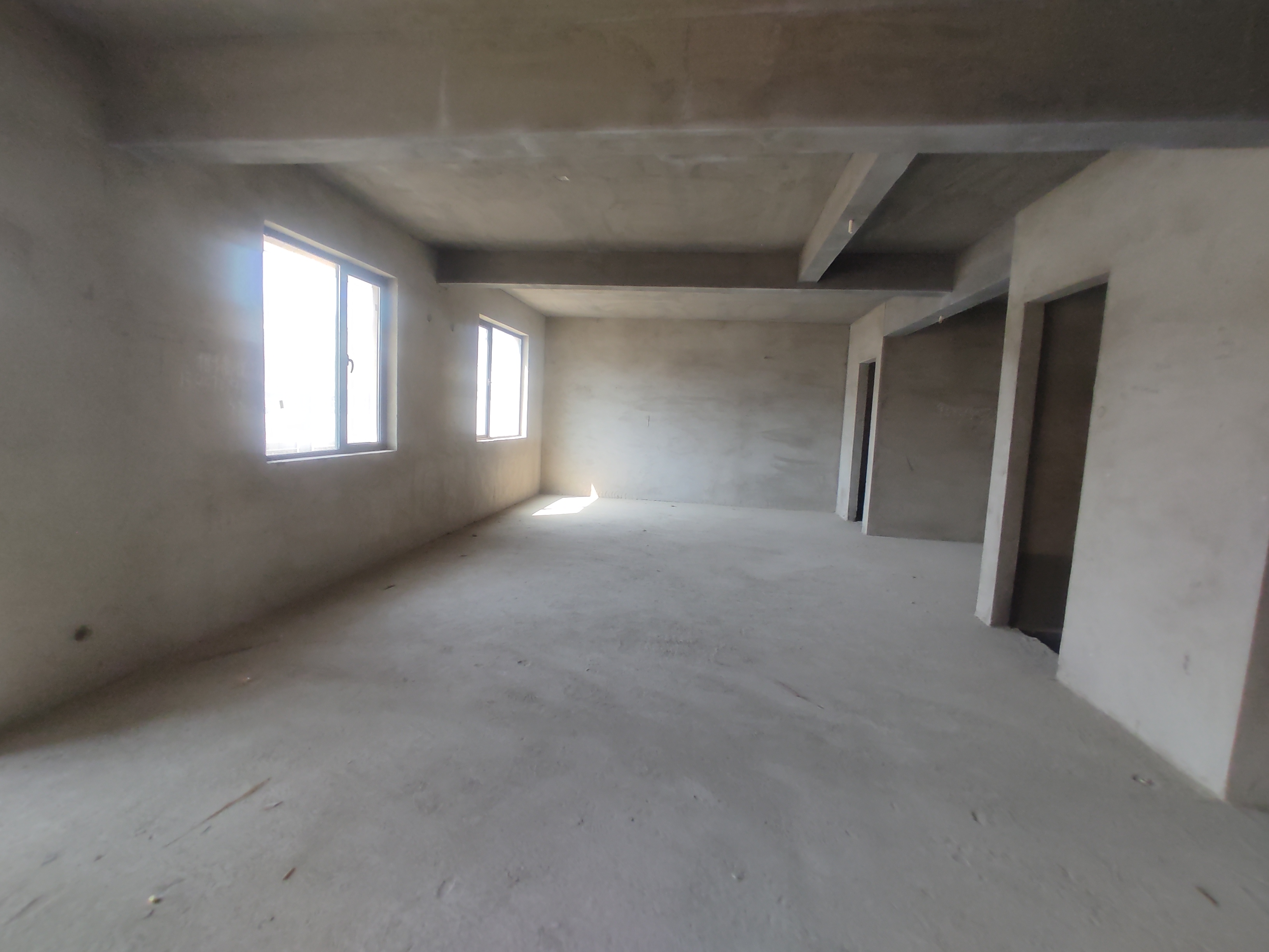 荣怀极地世家.电梯小高层.三开间朝南.看房方便