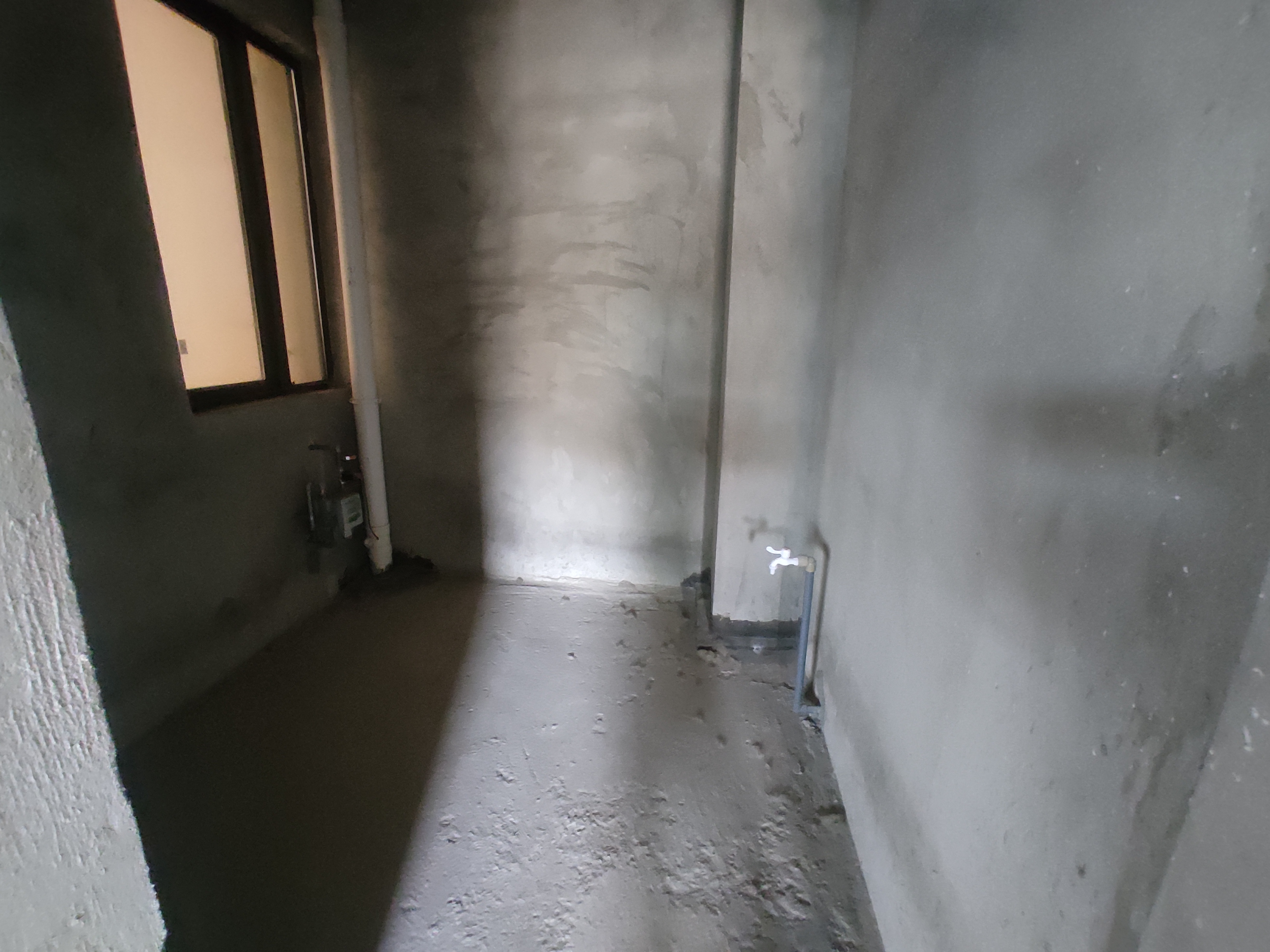 荣怀极地世家.电梯小高层.三开间朝南.看房方便